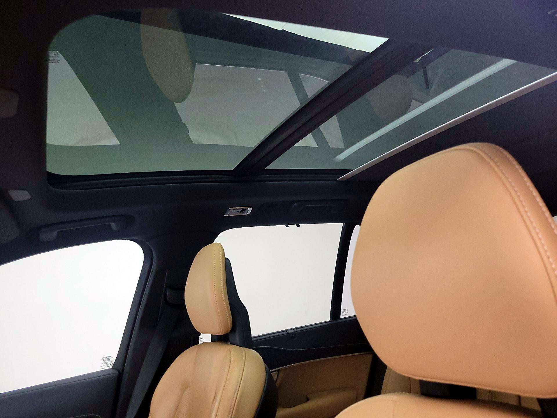 Thumbnail: 2021 Volvo XC90 - 20