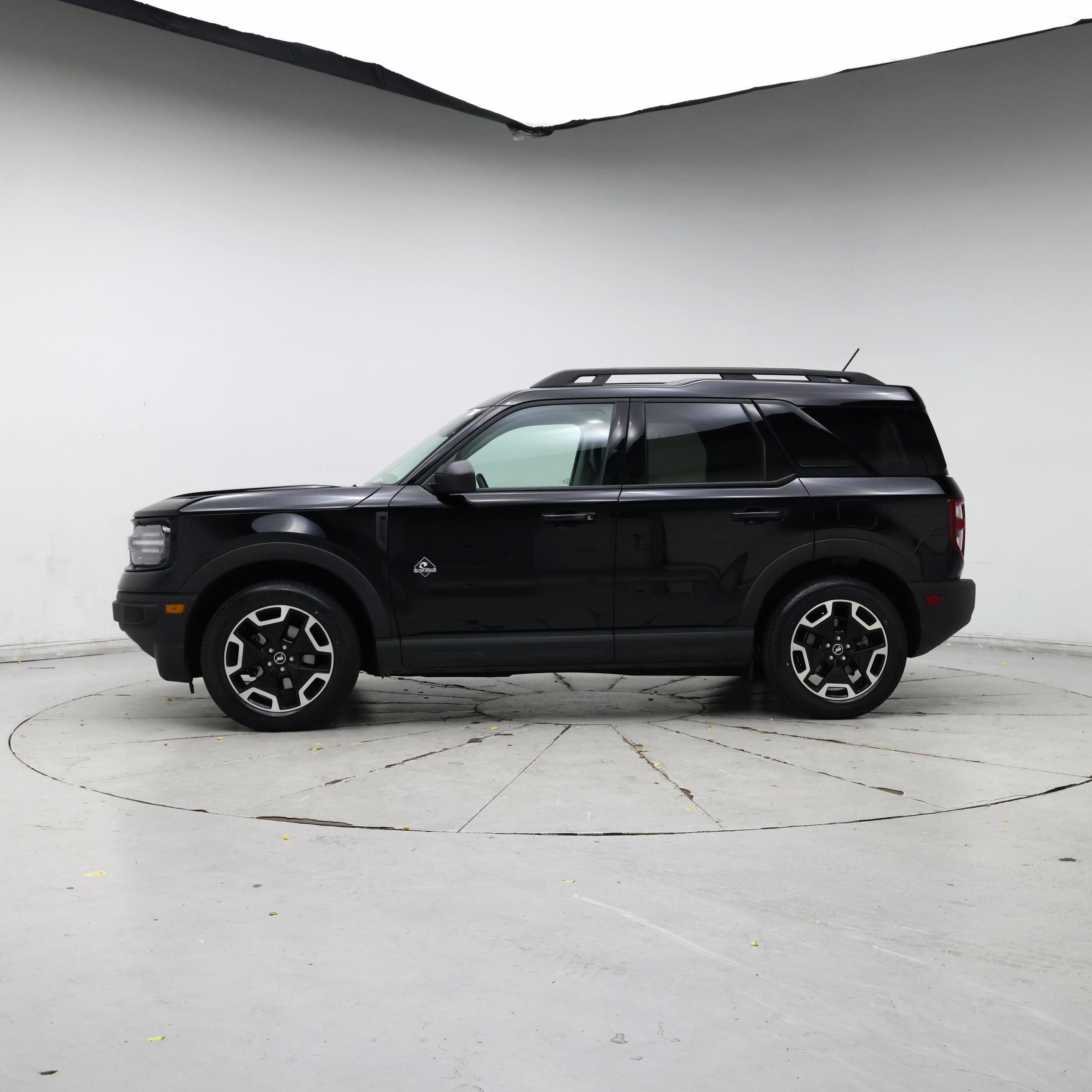 Thumbnail: 2022 Ford Bronco Sport - 3