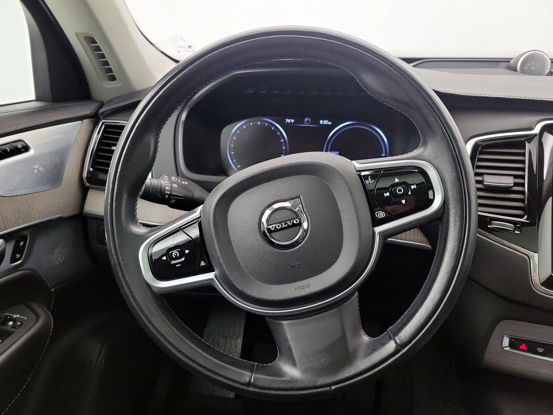 Thumbnail: 2022 Volvo XC90 - 10