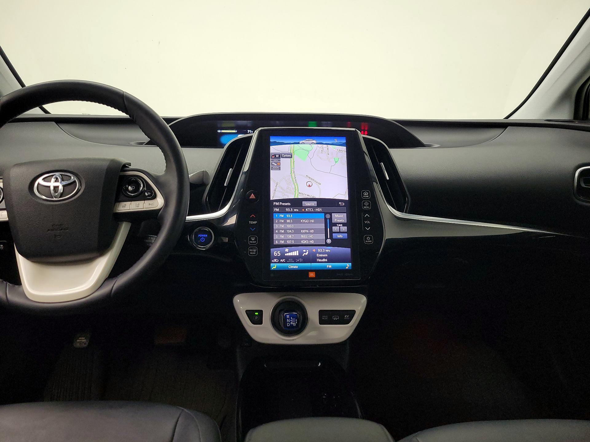 Thumbnail: 2017 Toyota Prius Prime - 9