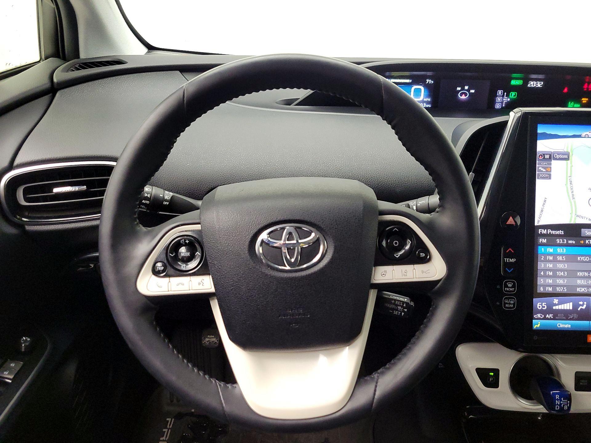 Thumbnail: 2017 Toyota Prius Prime - 10