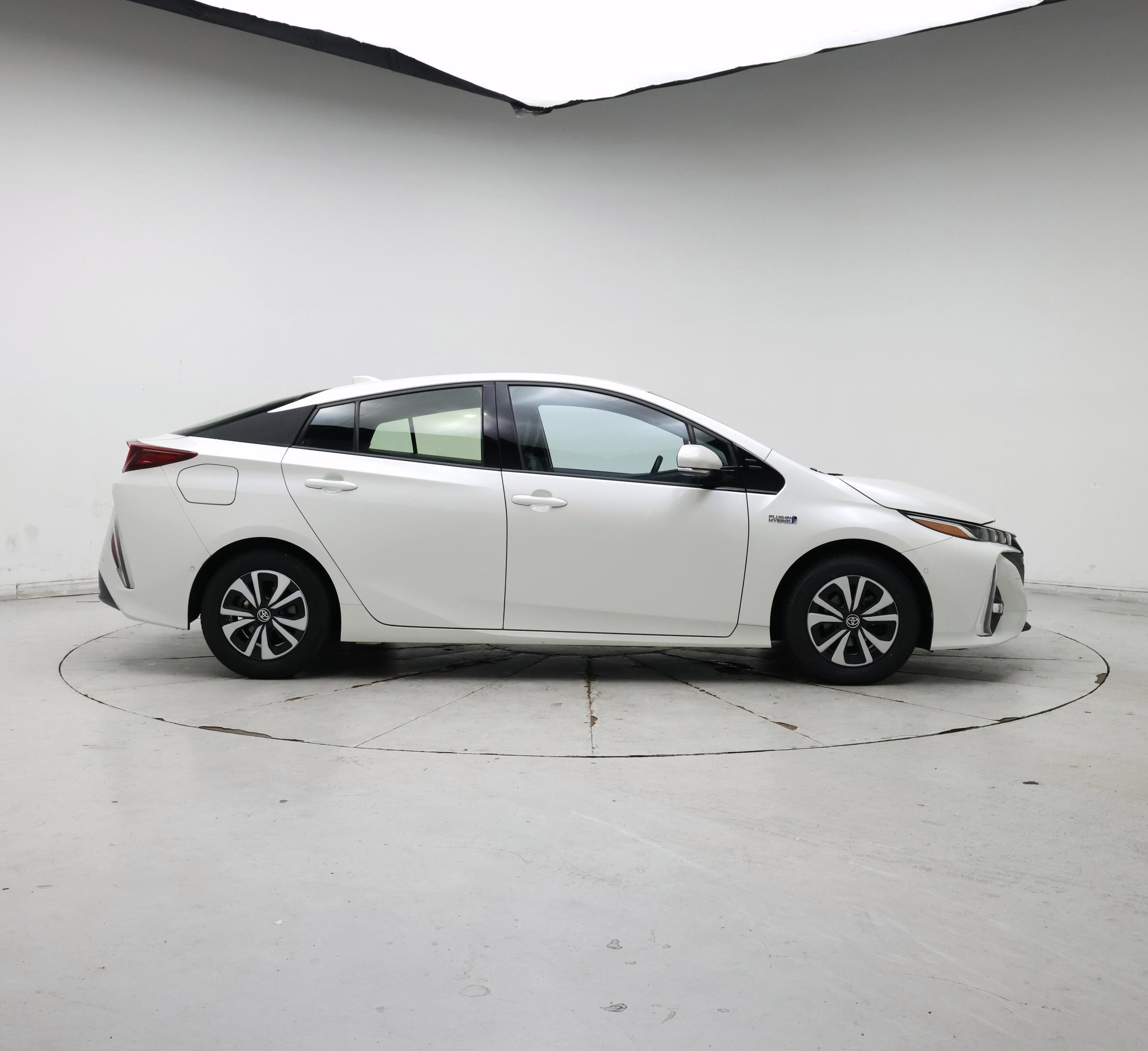 Thumbnail: 2017 Toyota Prius Prime - 7