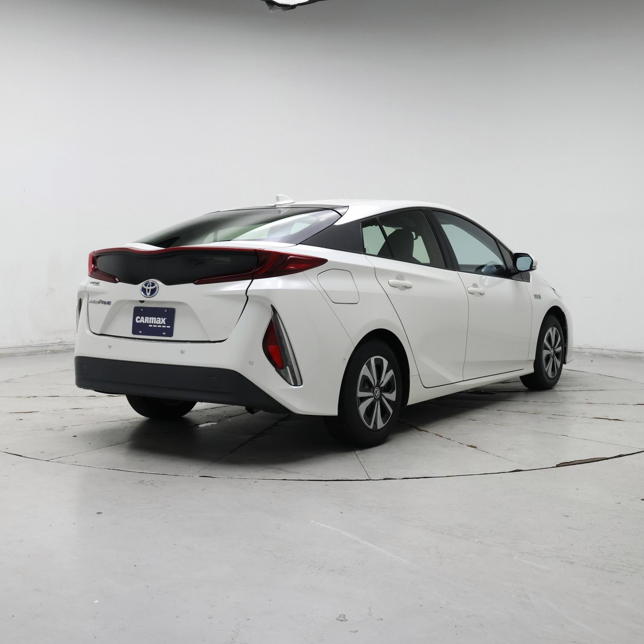Thumbnail: 2017 Toyota Prius Prime - 8