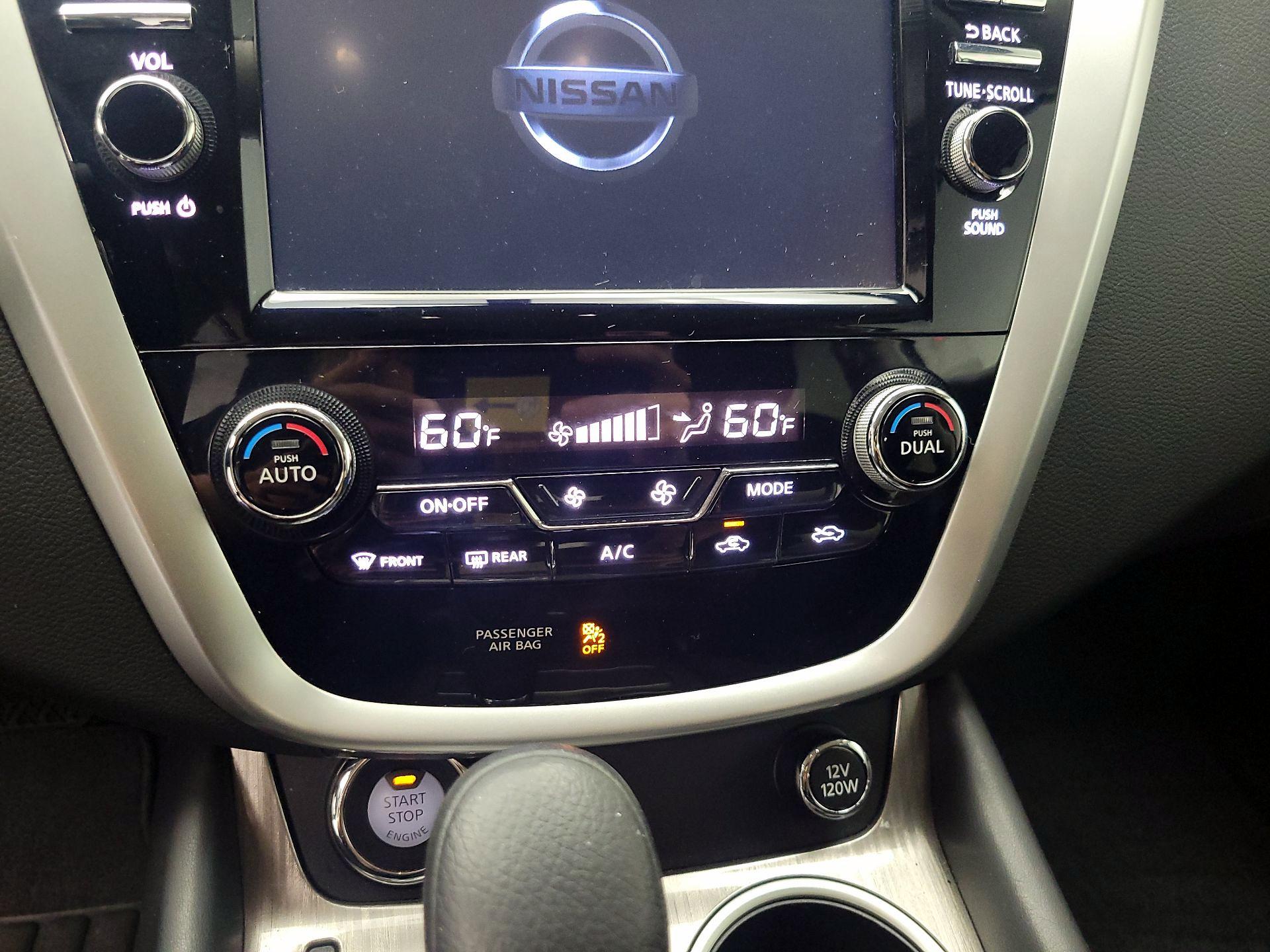 Thumbnail: 2015 Nissan Murano - 17