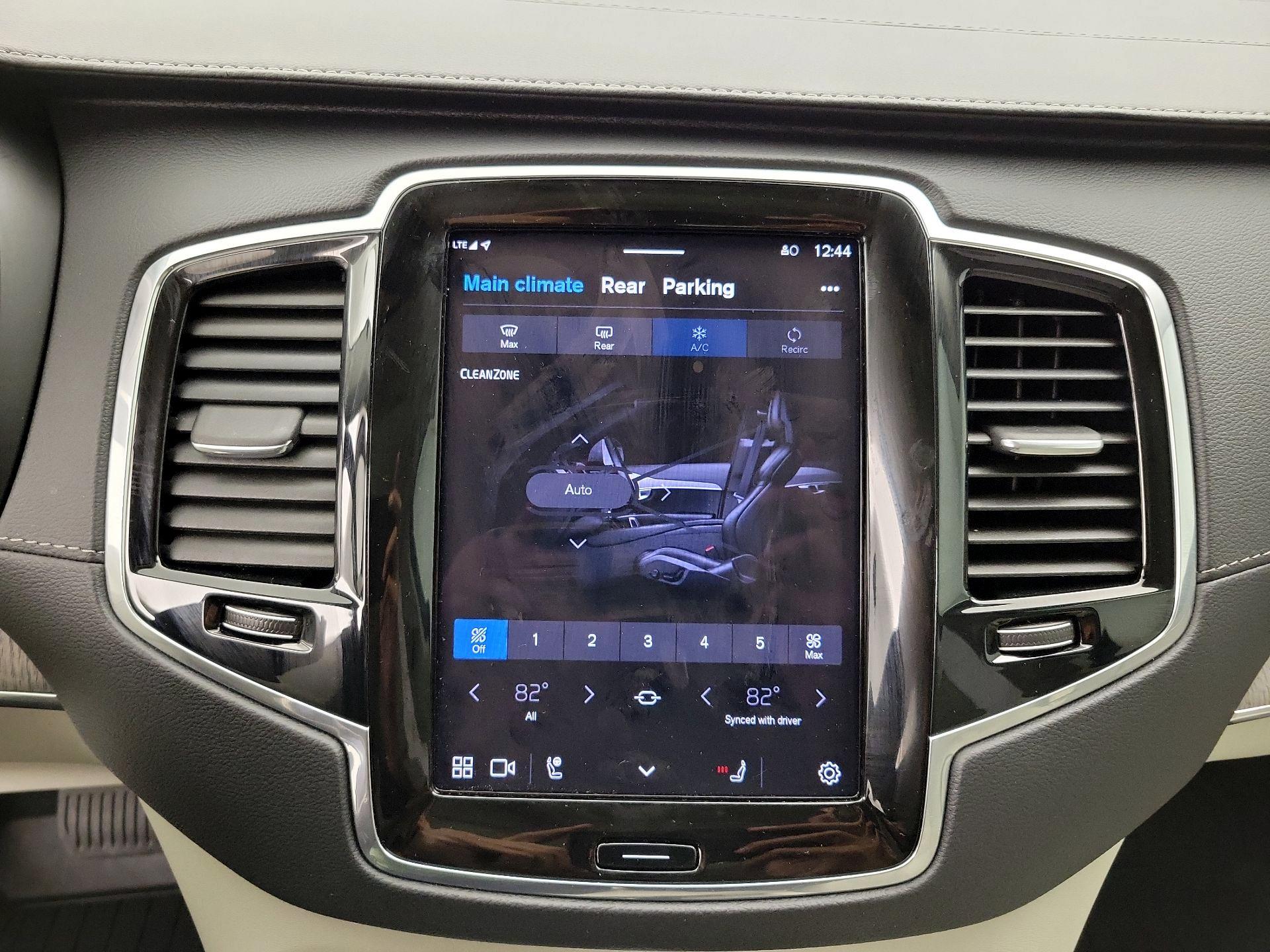 Thumbnail: 2023 Volvo XC90 - 17