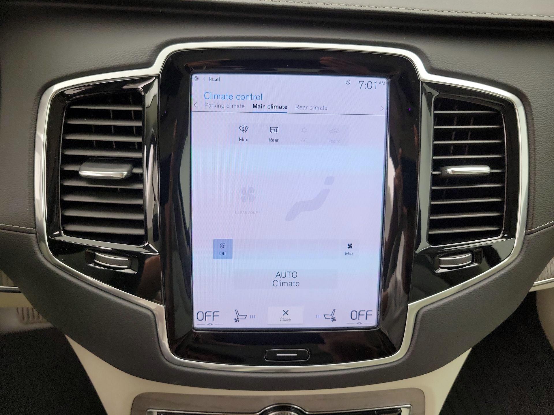 Thumbnail: 2022 Volvo XC90 - 17