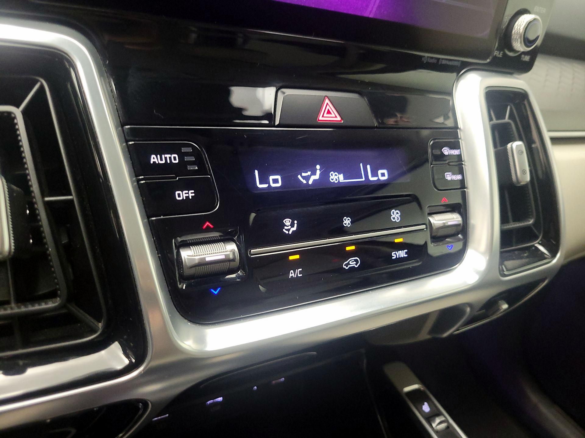 Thumbnail: 2021 Kia Sorento - 17