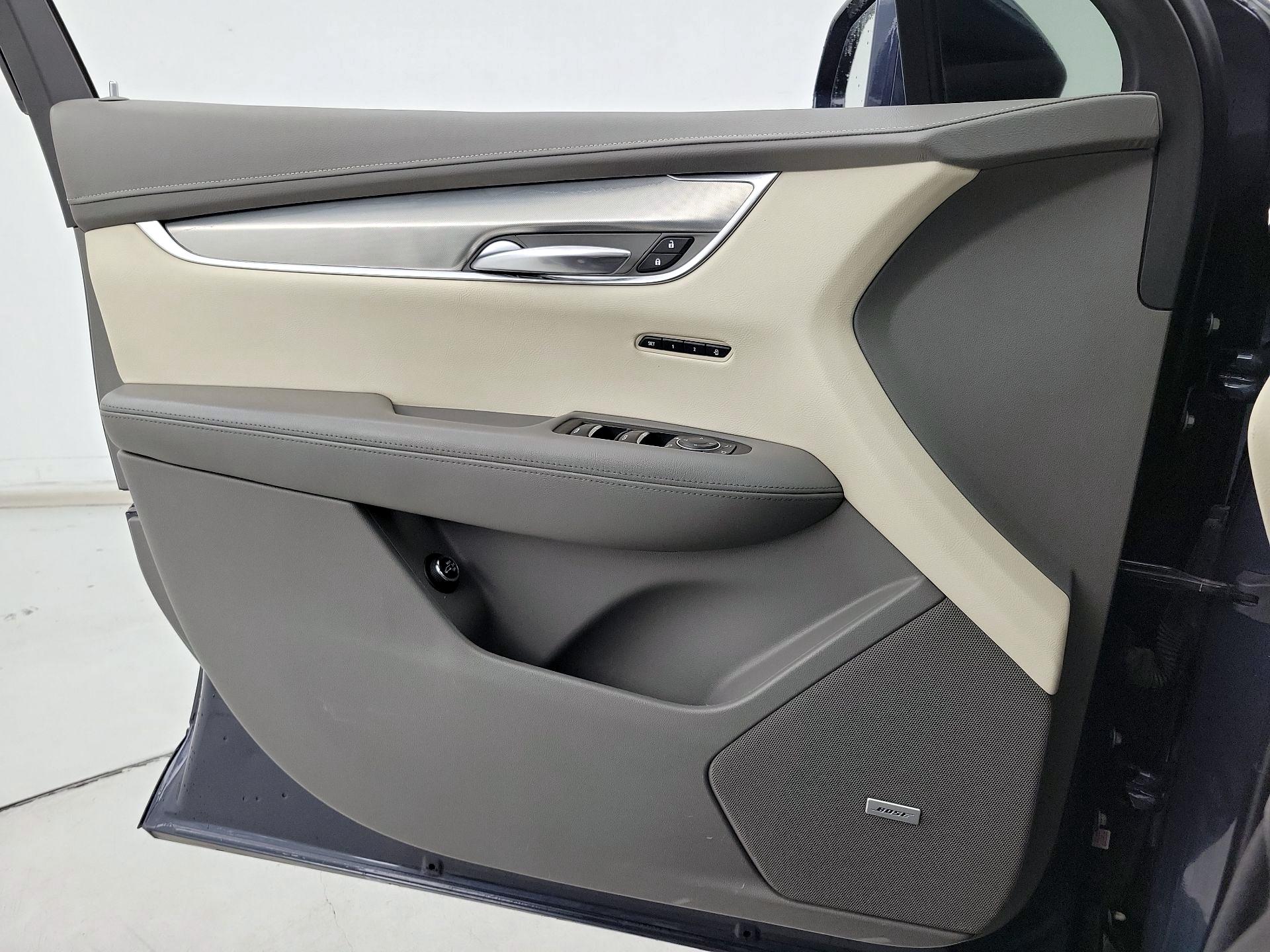 Thumbnail: 2019 Cadillac XT5 - 12