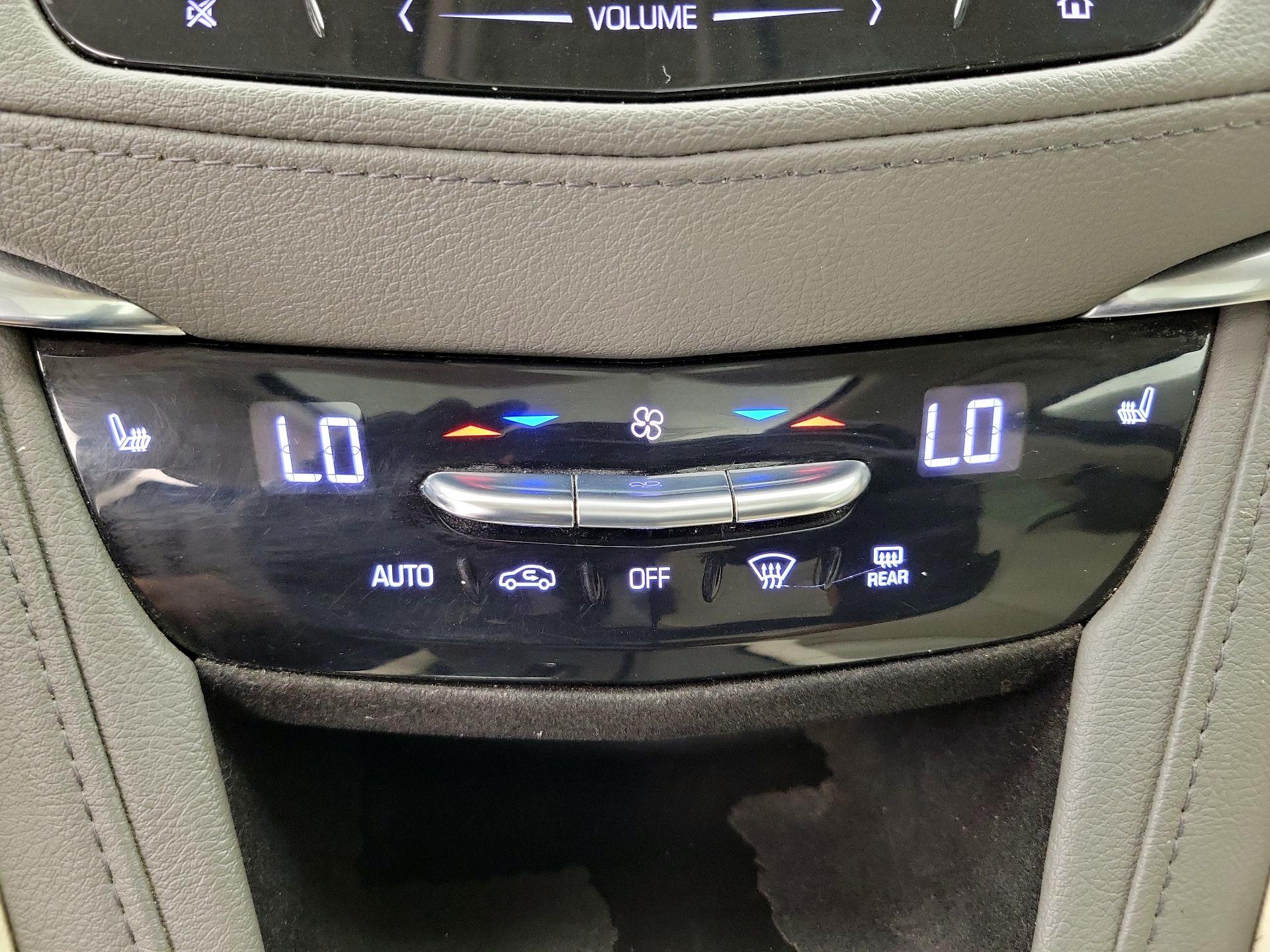 Thumbnail: 2019 Cadillac XT5 - 17
