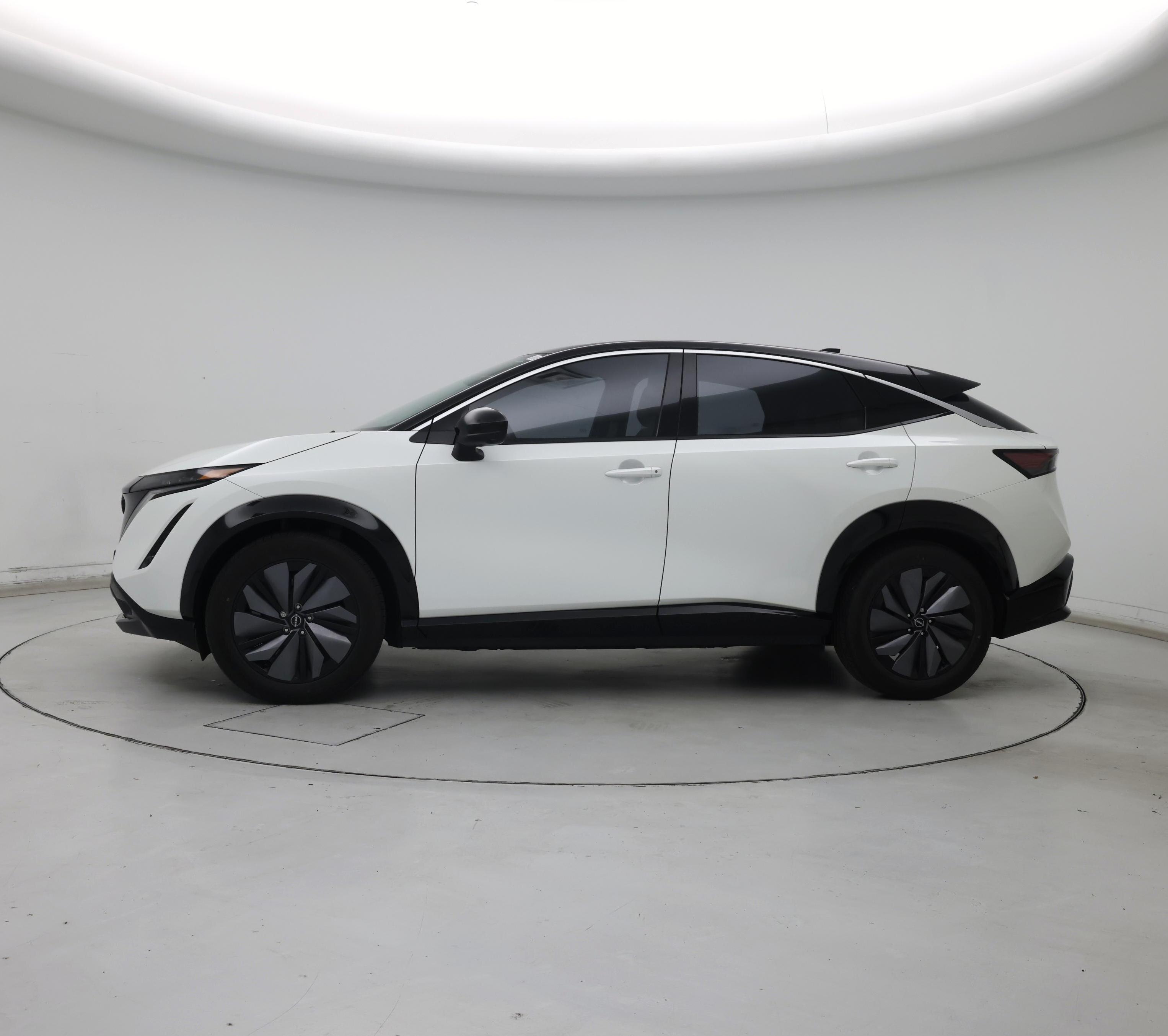 Thumbnail: 2023 Nissan Ariya - 3