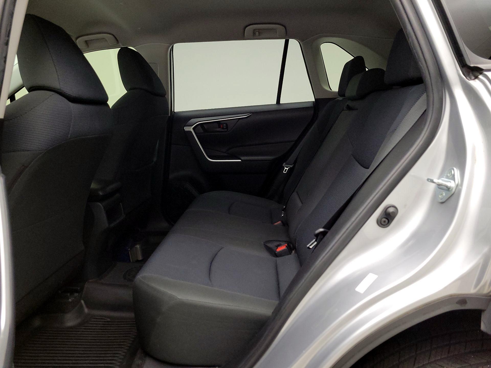 Thumbnail: 2019 Toyota RAV4 - 19