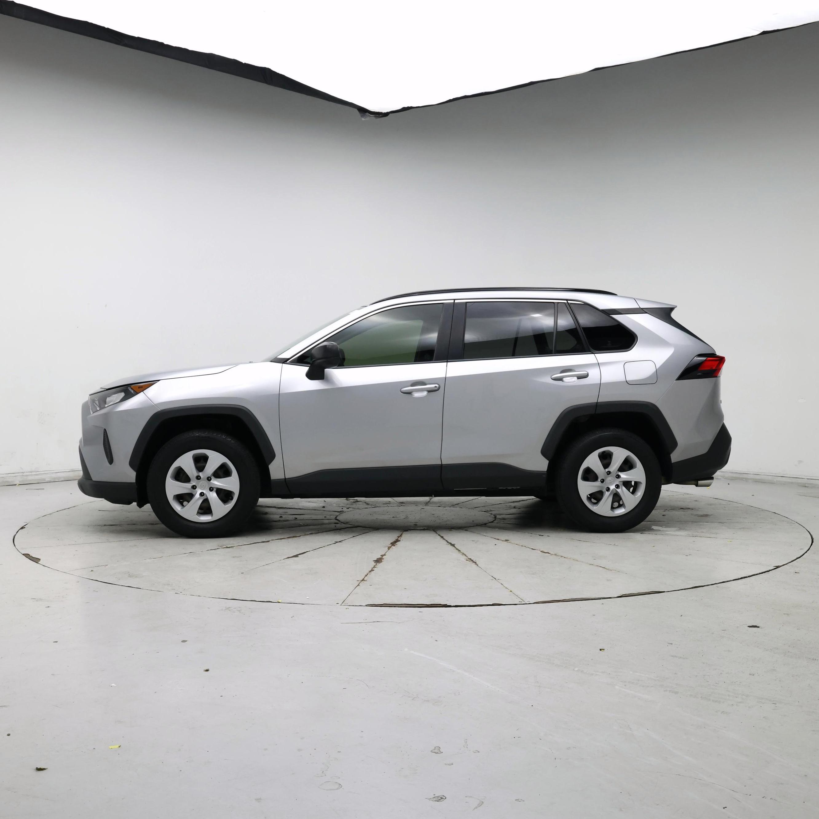 Thumbnail: 2019 Toyota RAV4 - 3