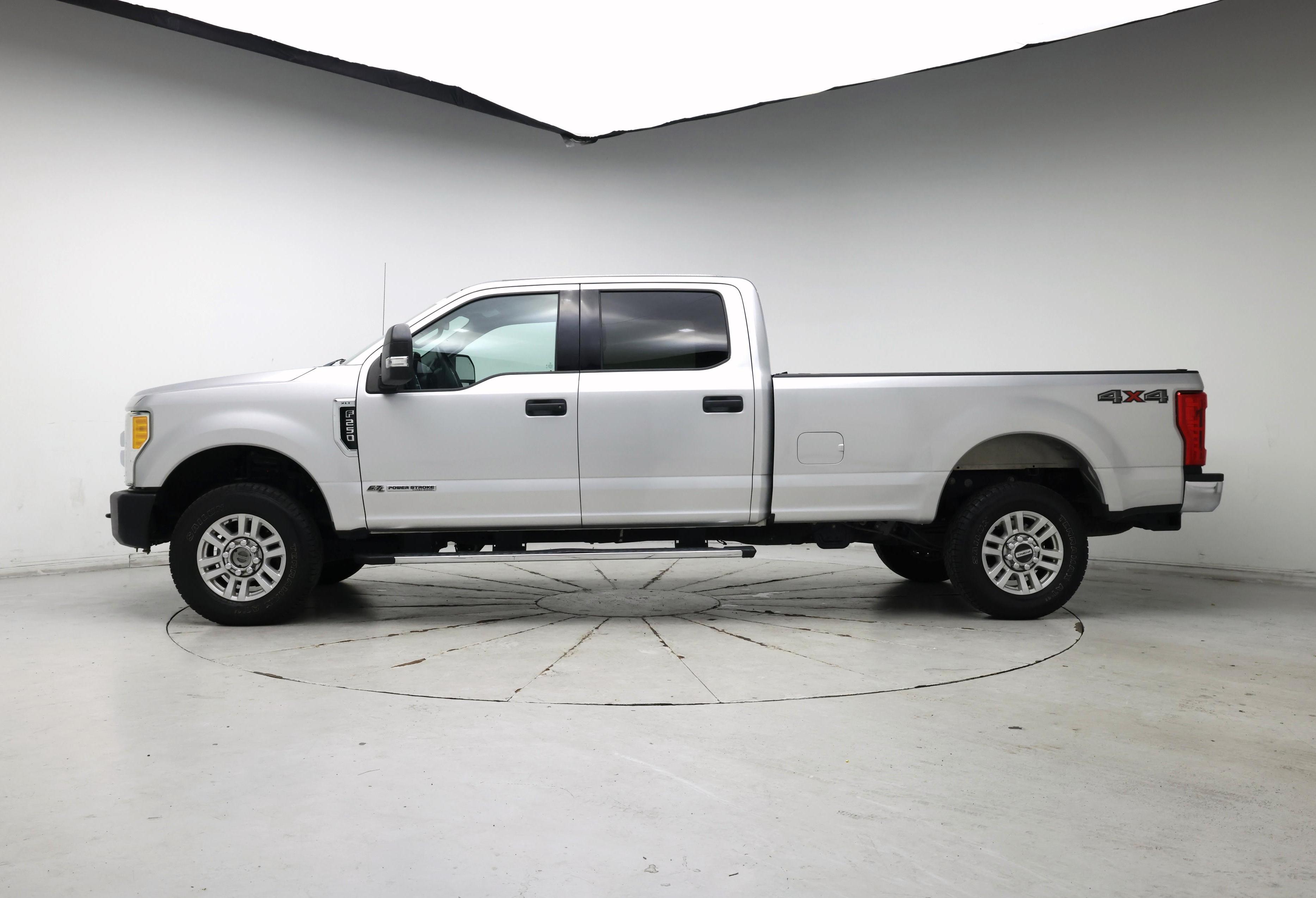 Thumbnail: 2017 Ford F-250 - 3
