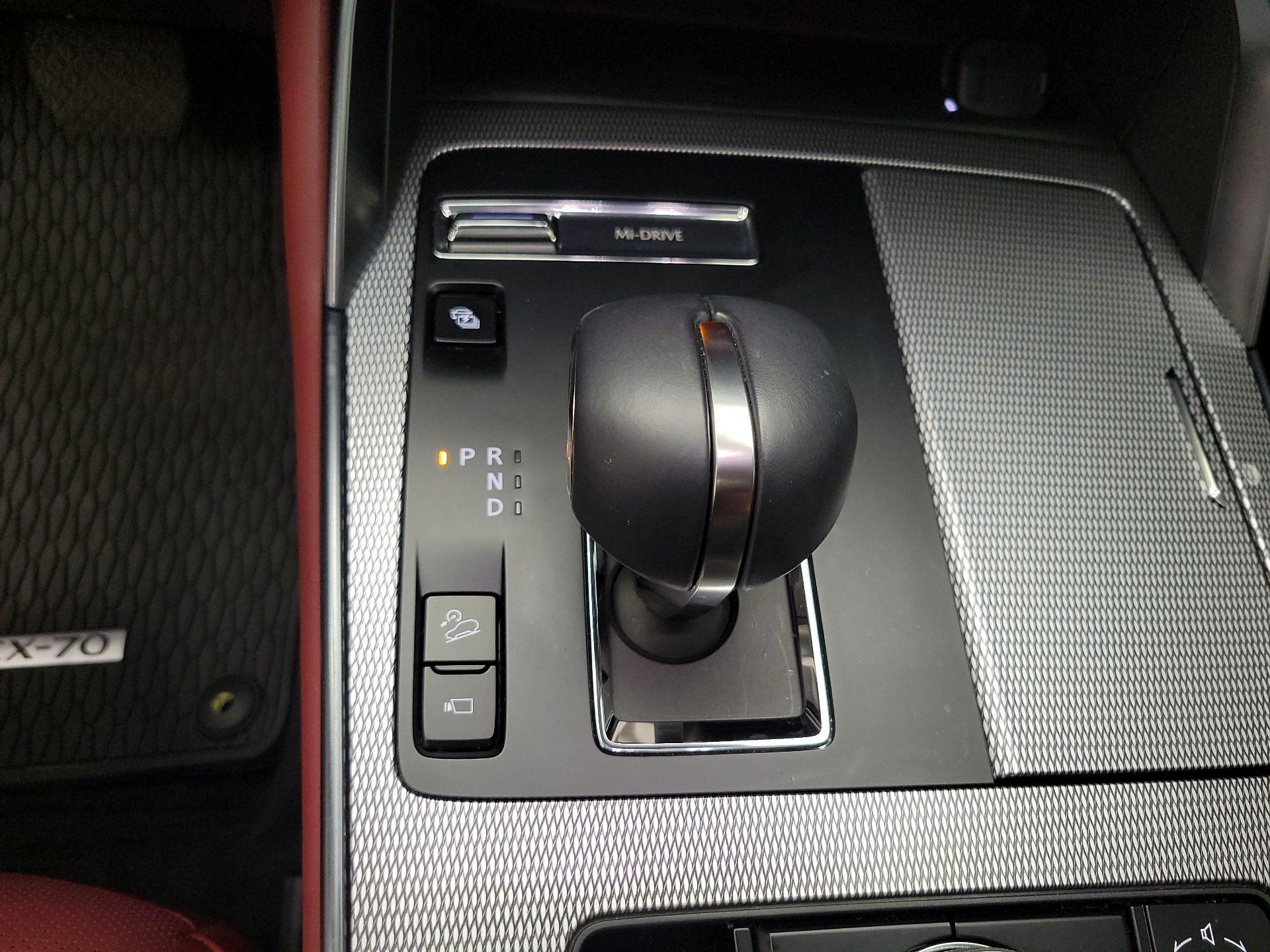 Thumbnail: 2025 Mazda CX-70 - 18