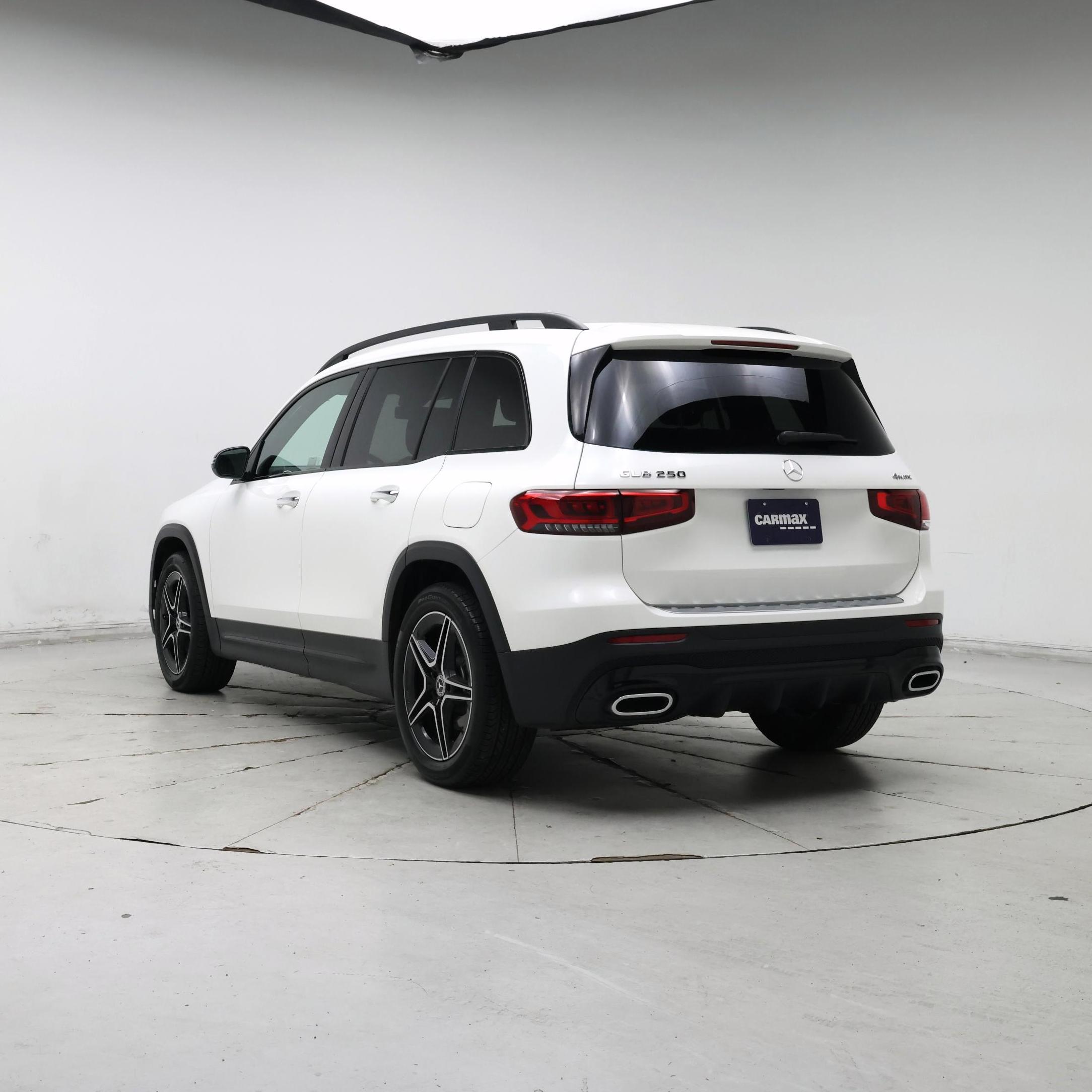 Thumbnail: 2021 Mercedes-Benz GLB - 2