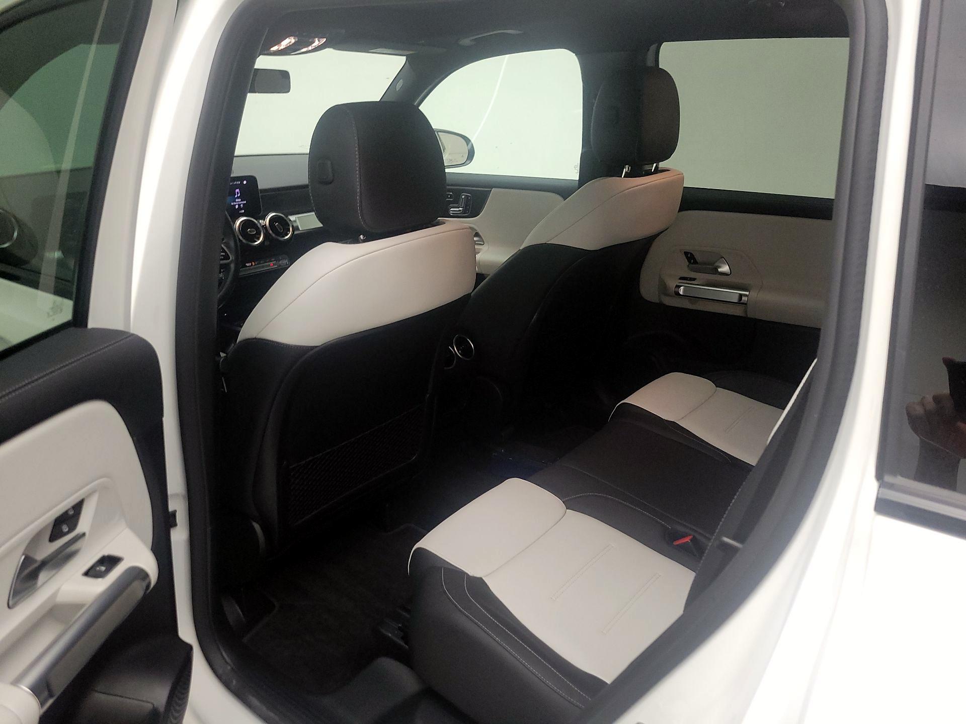 Thumbnail: 2021 Mercedes-Benz GLB - 19