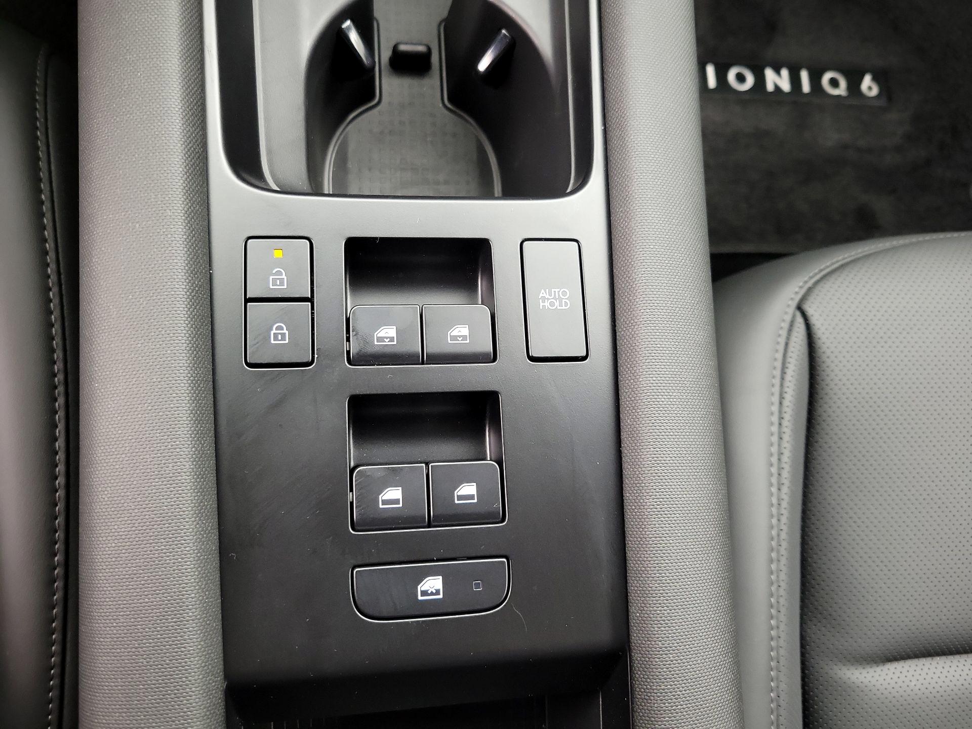Thumbnail: 2024 Hyundai Ioniq 6 - 18