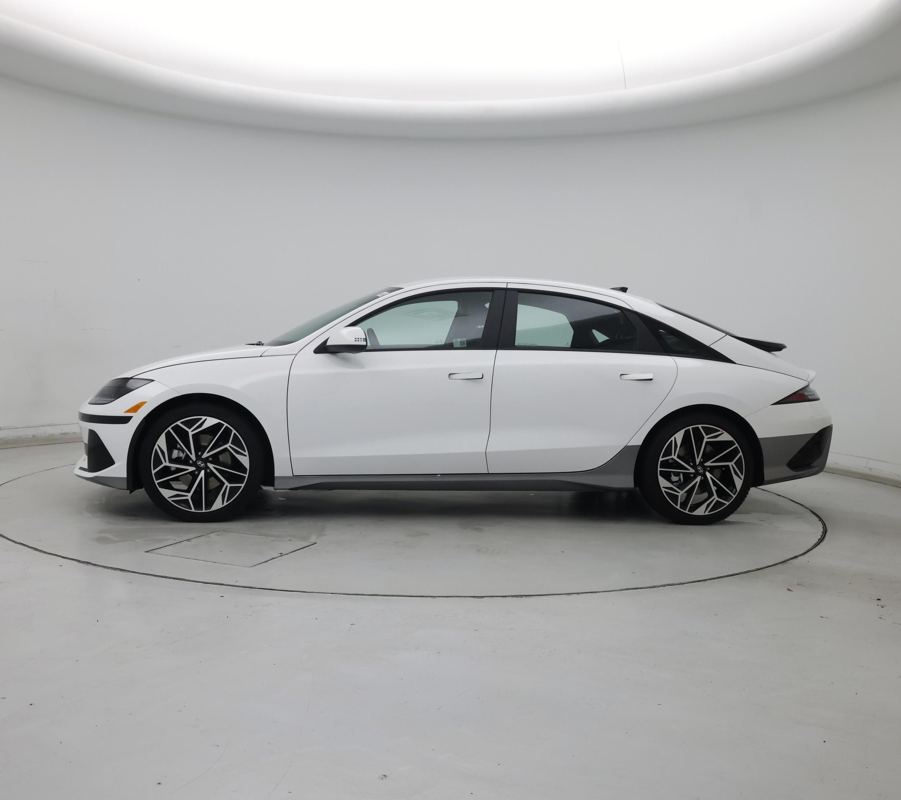 Thumbnail: 2024 Hyundai Ioniq 6 - 3