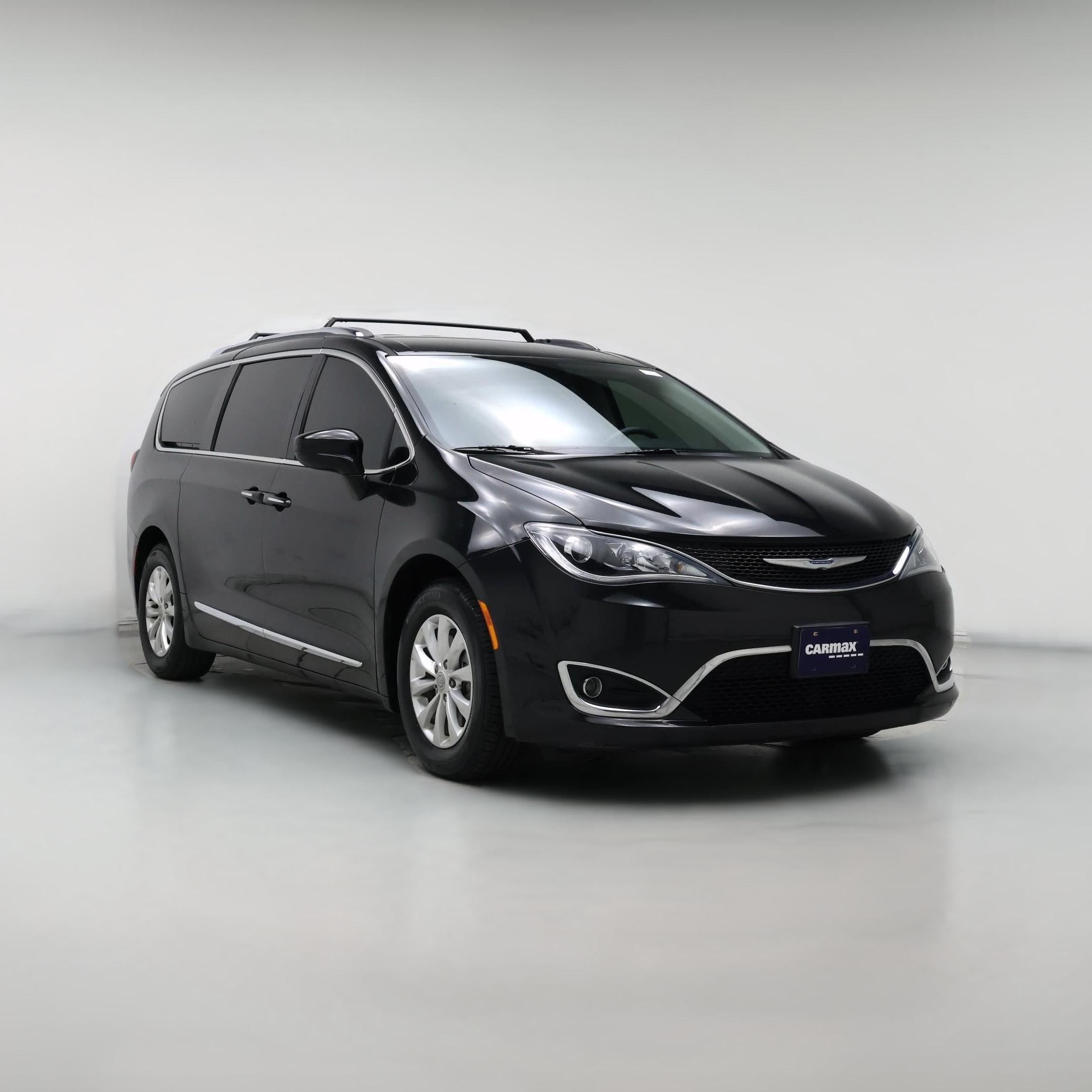 Thumbnail: 2018 Chrysler Pacifica - 1