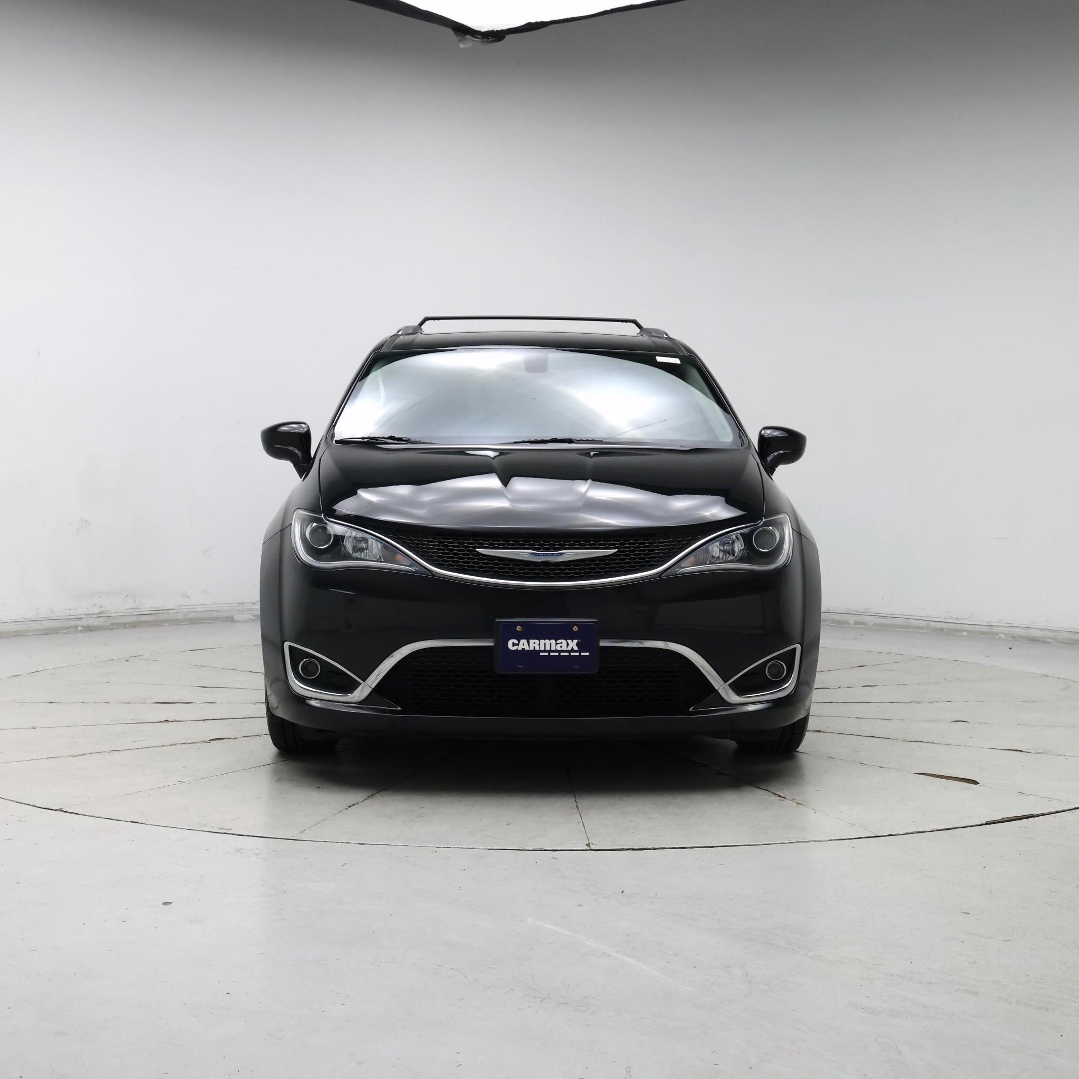 Thumbnail: 2018 Chrysler Pacifica - 5