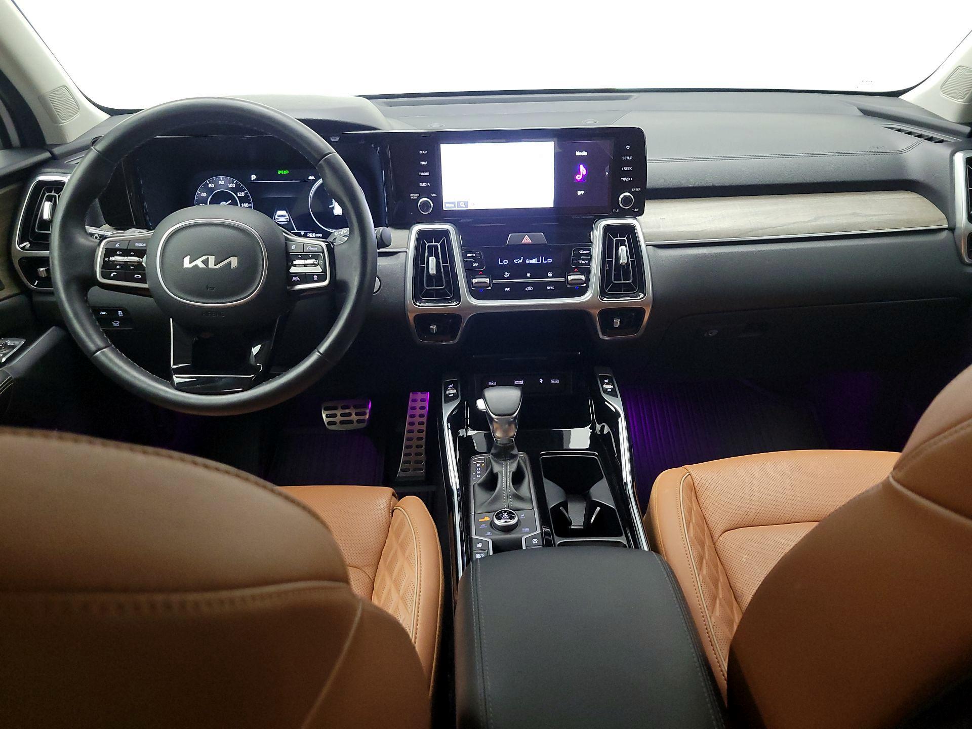 Thumbnail: 2023 Kia Sorento - 9
