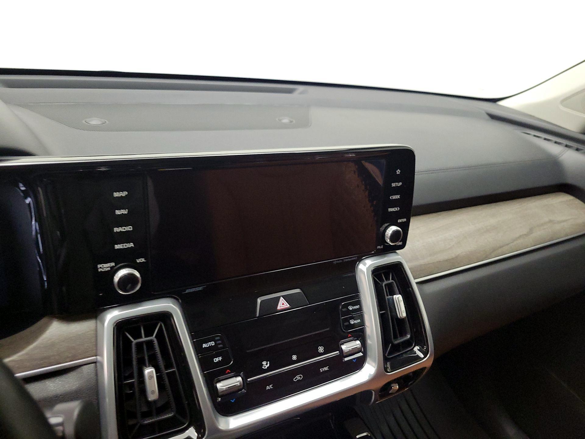 Thumbnail: 2023 Kia Sorento - 16