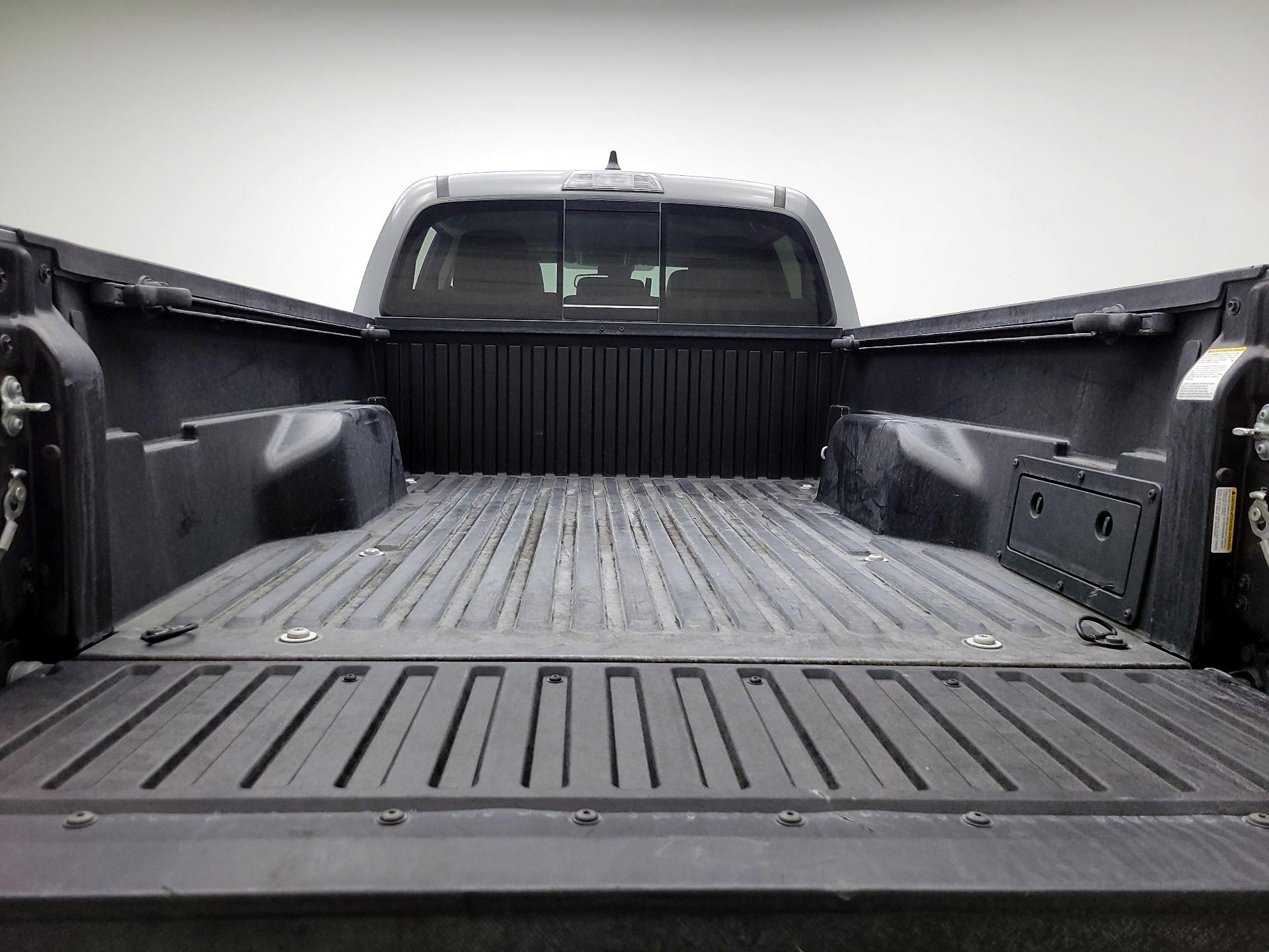 Thumbnail: 2021 Toyota Tacoma - 20