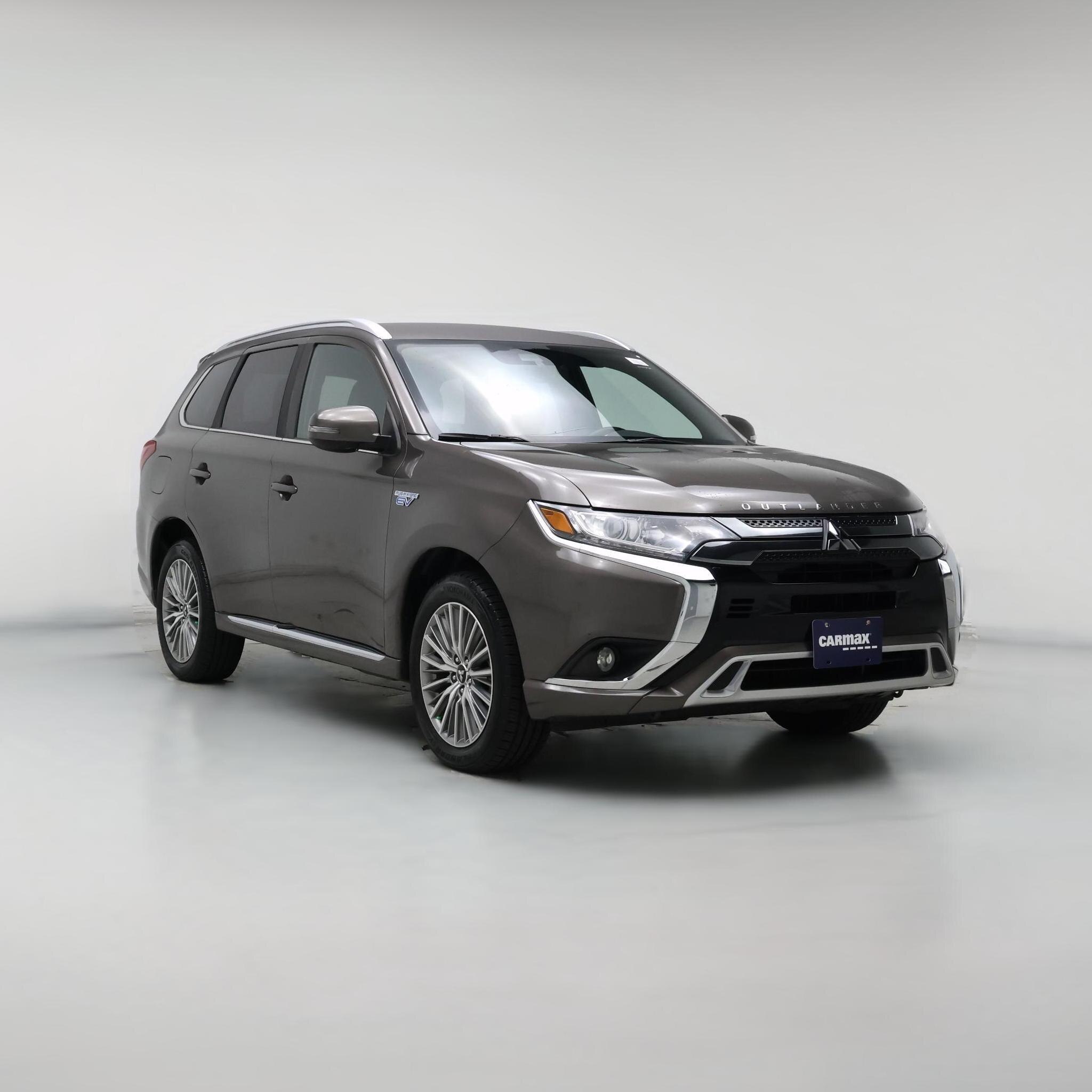 Thumbnail: 2020 Mitsubishi Outlander - 1