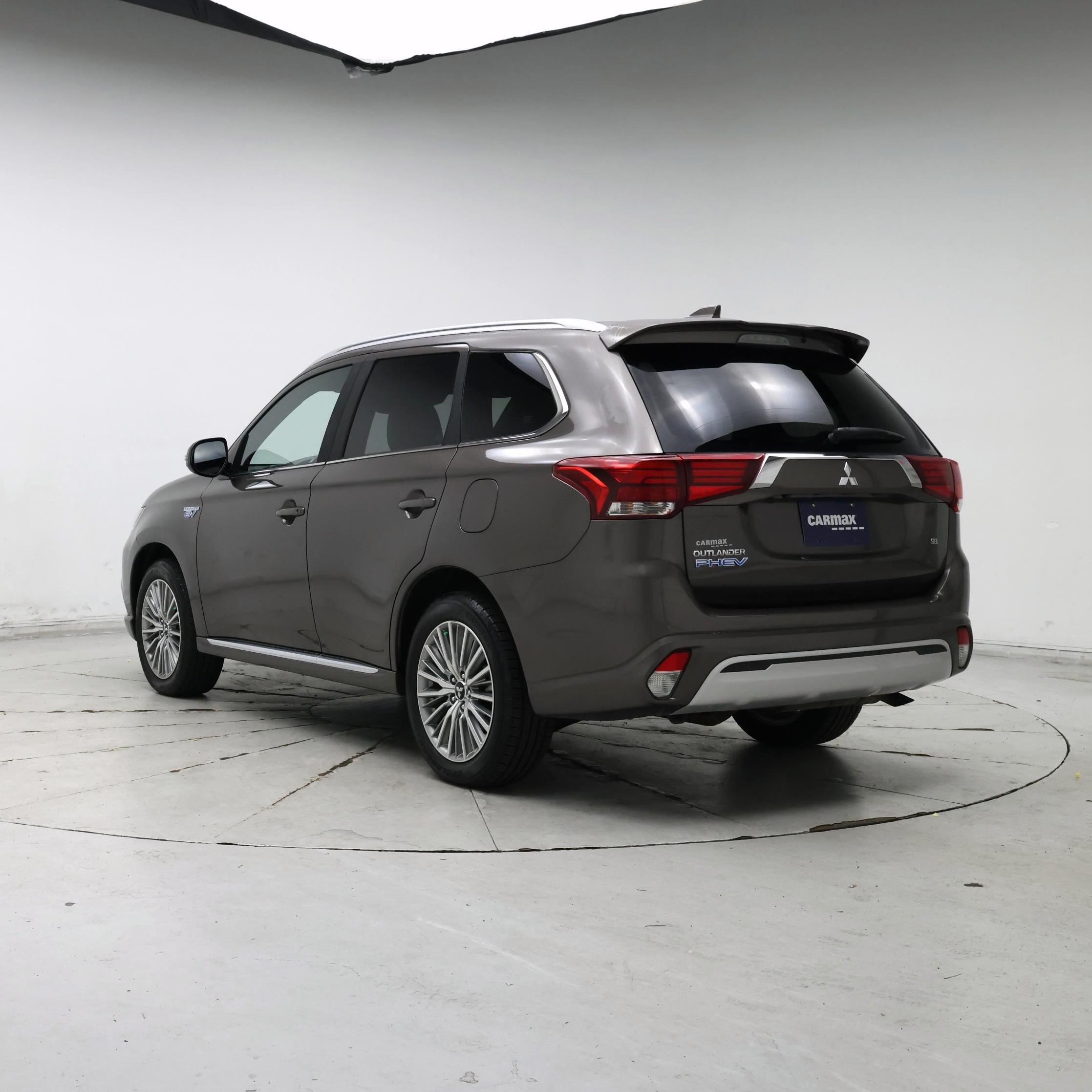 Thumbnail: 2020 Mitsubishi Outlander - 2