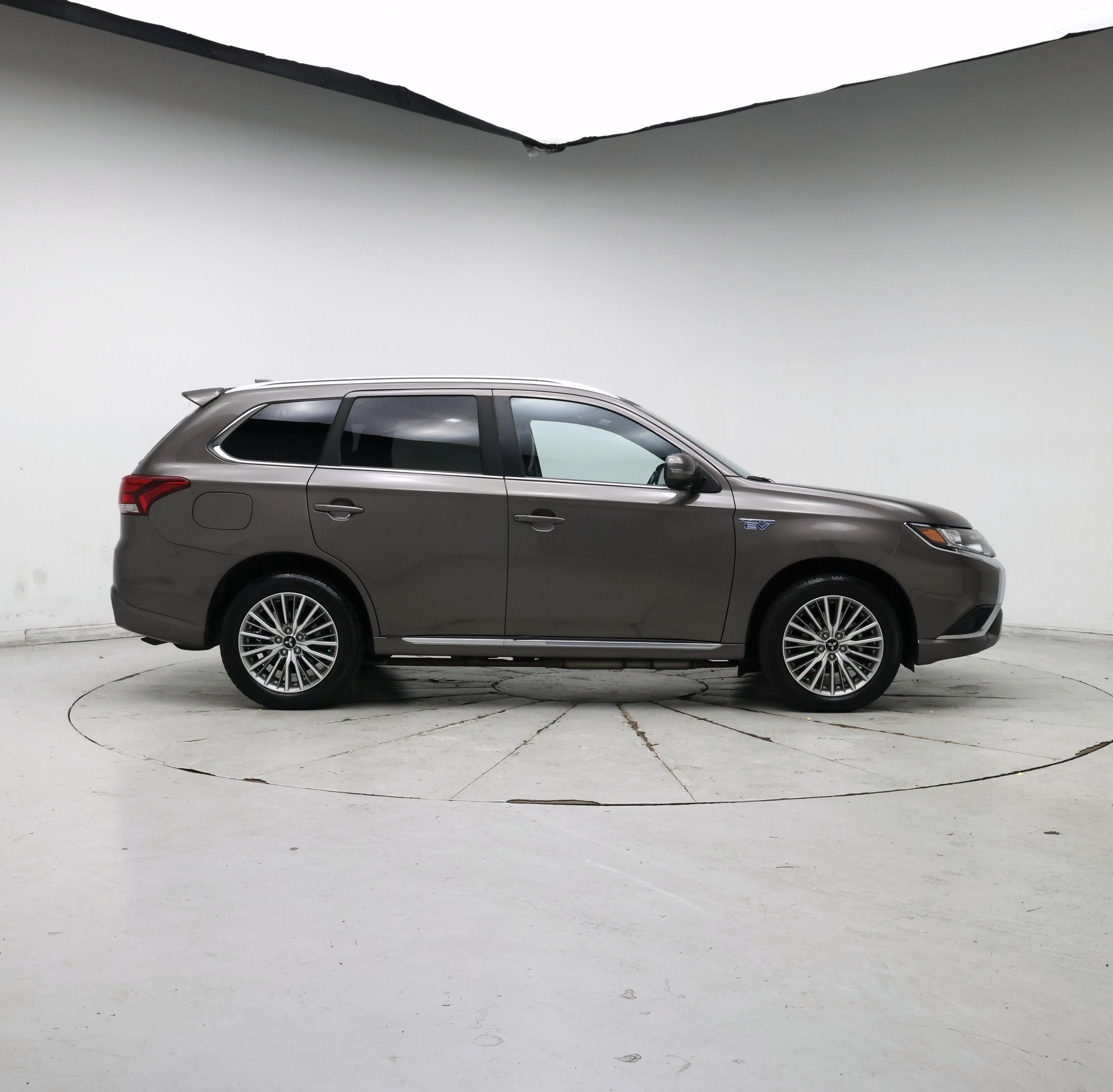Thumbnail: 2020 Mitsubishi Outlander - 7