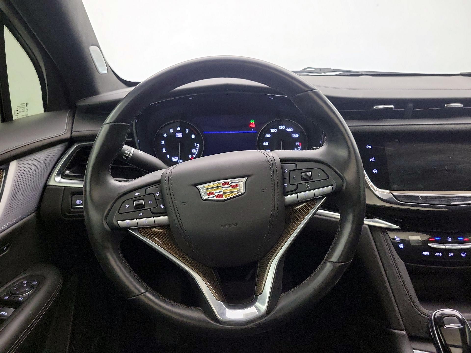 Thumbnail: 2022 Cadillac XT6 - 10