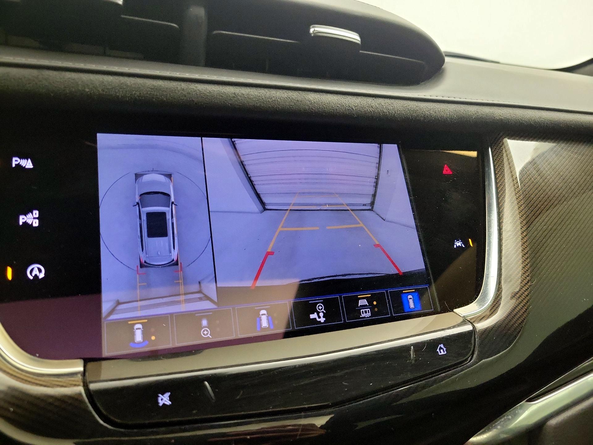 Thumbnail: 2022 Cadillac XT6 - 15