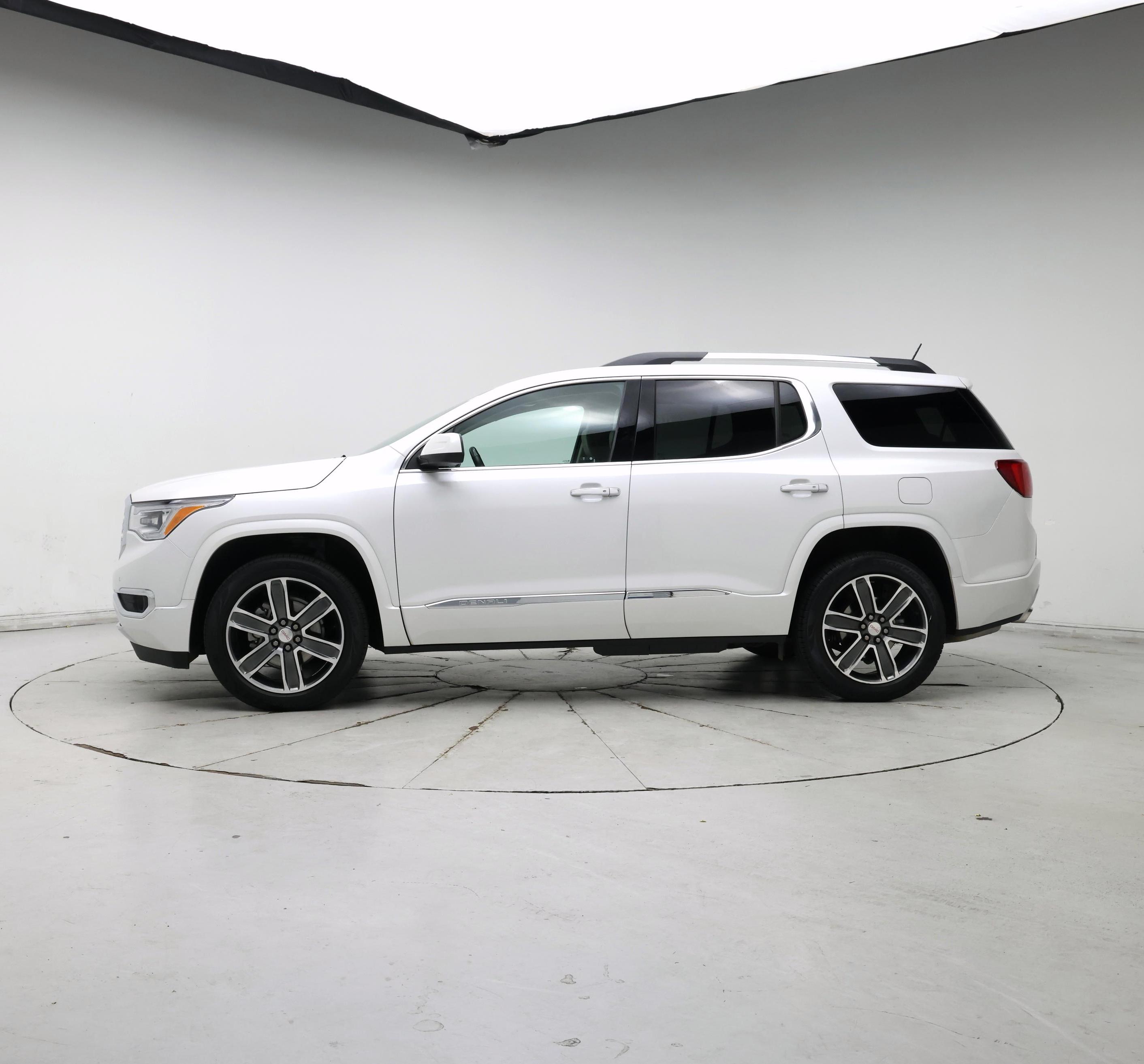 Thumbnail: 2019 GMC Acadia - 3