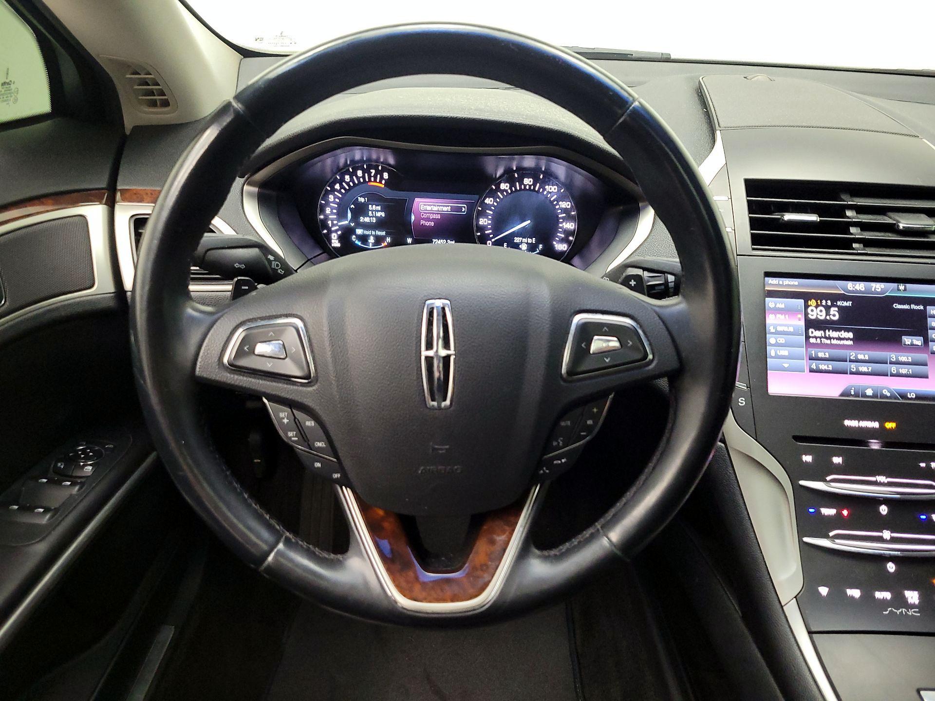 Thumbnail: 2016 Lincoln MKZ - 10