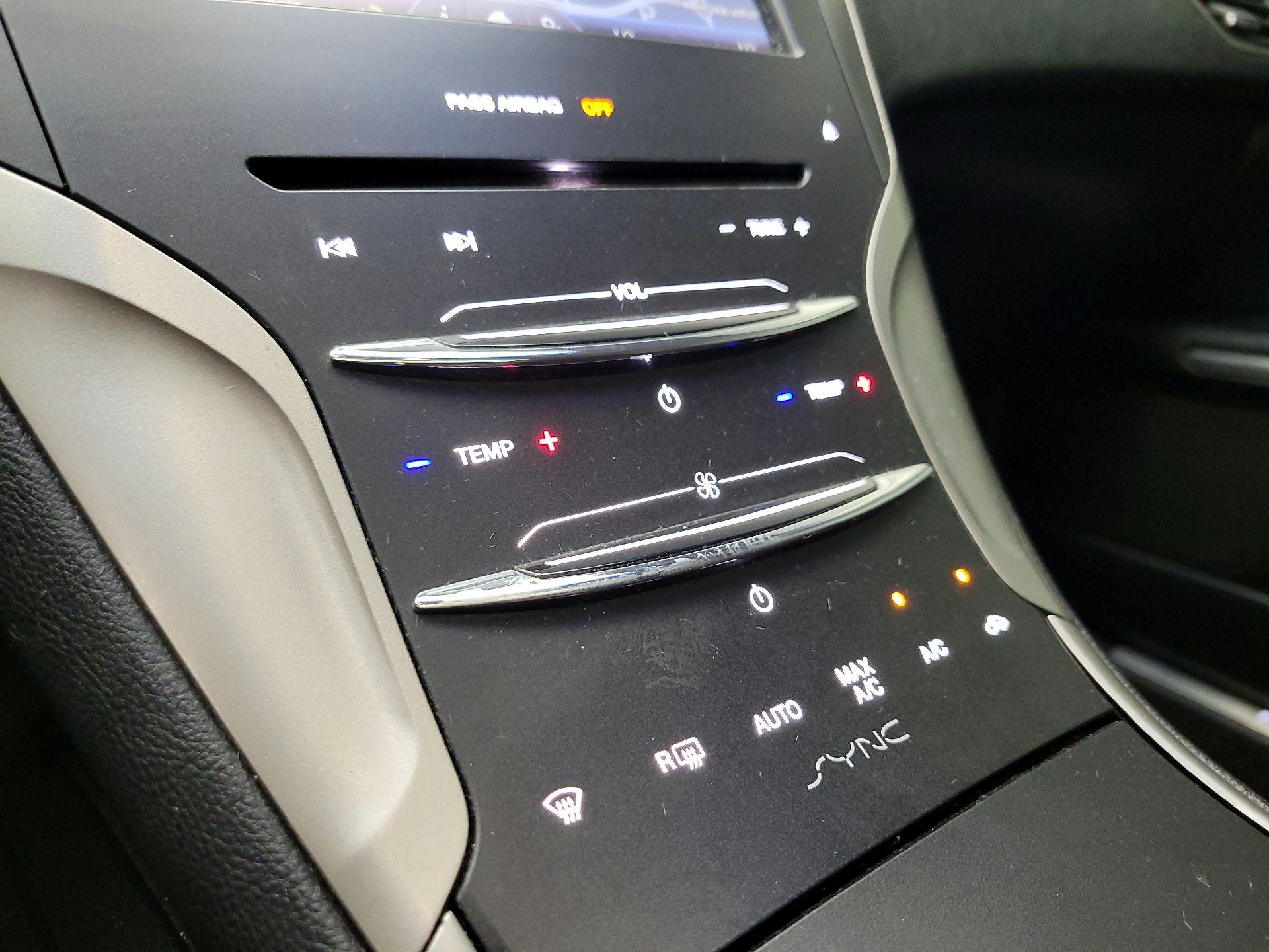 Thumbnail: 2016 Lincoln MKZ - 17