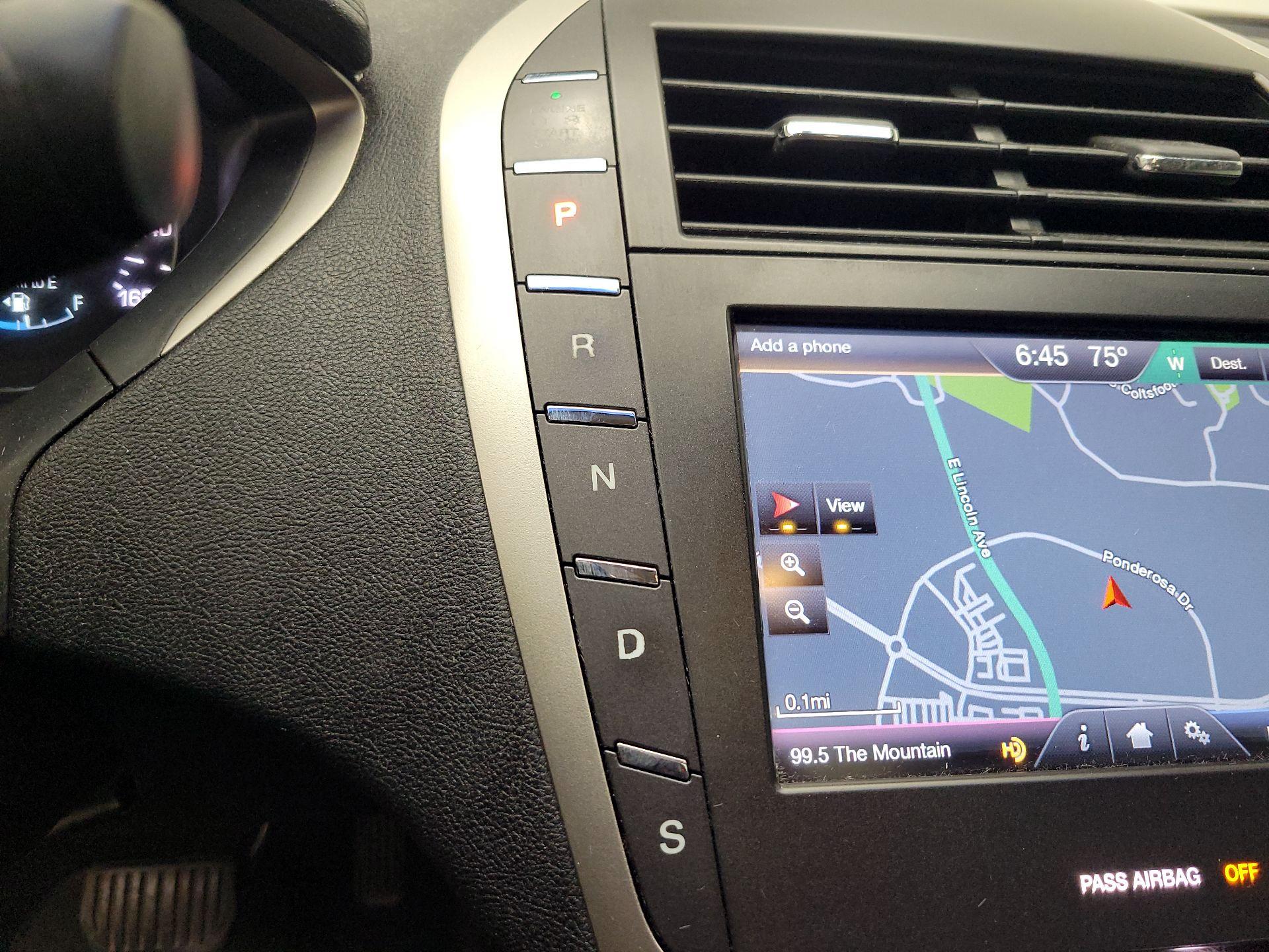 Thumbnail: 2016 Lincoln MKZ - 18