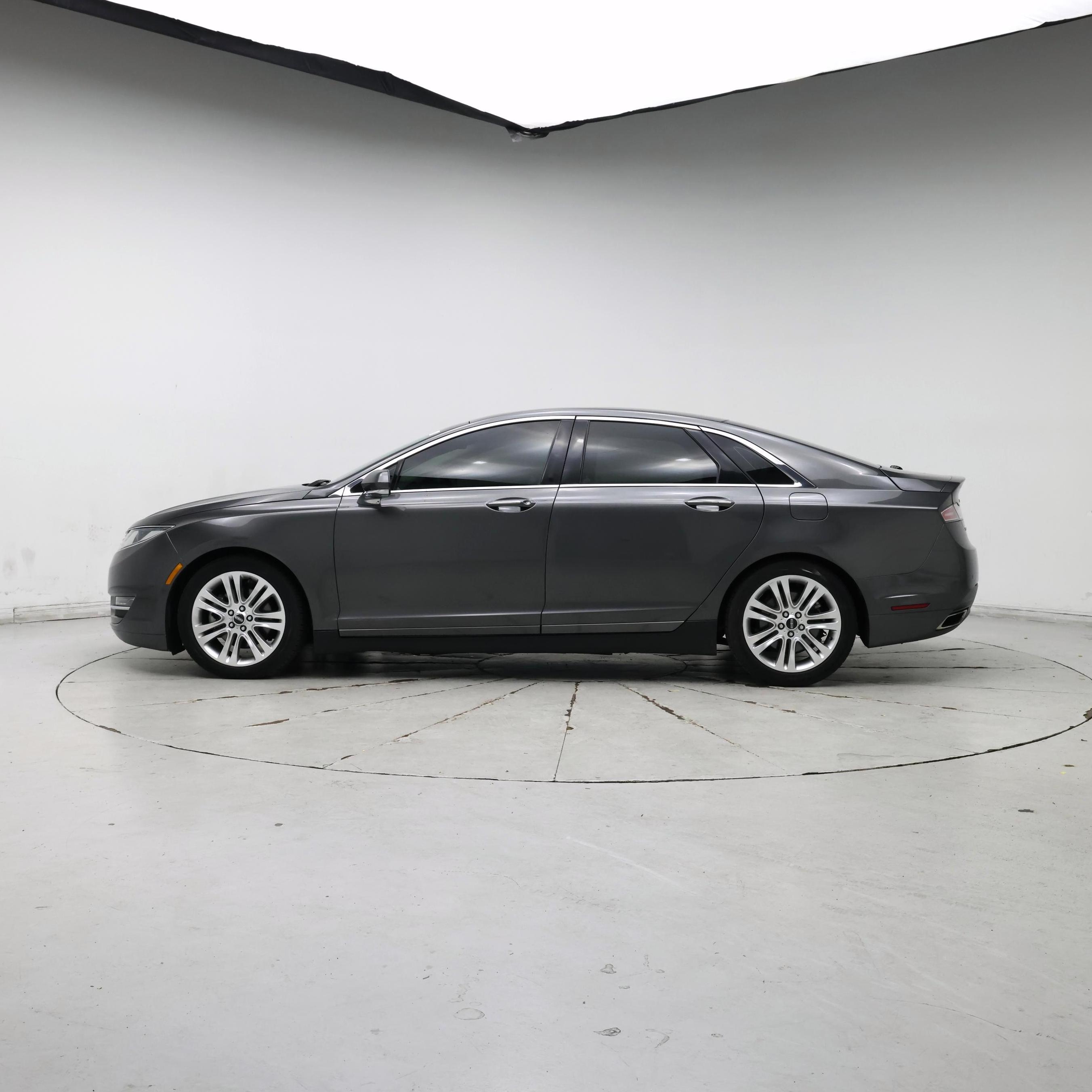 Thumbnail: 2016 Lincoln MKZ - 3