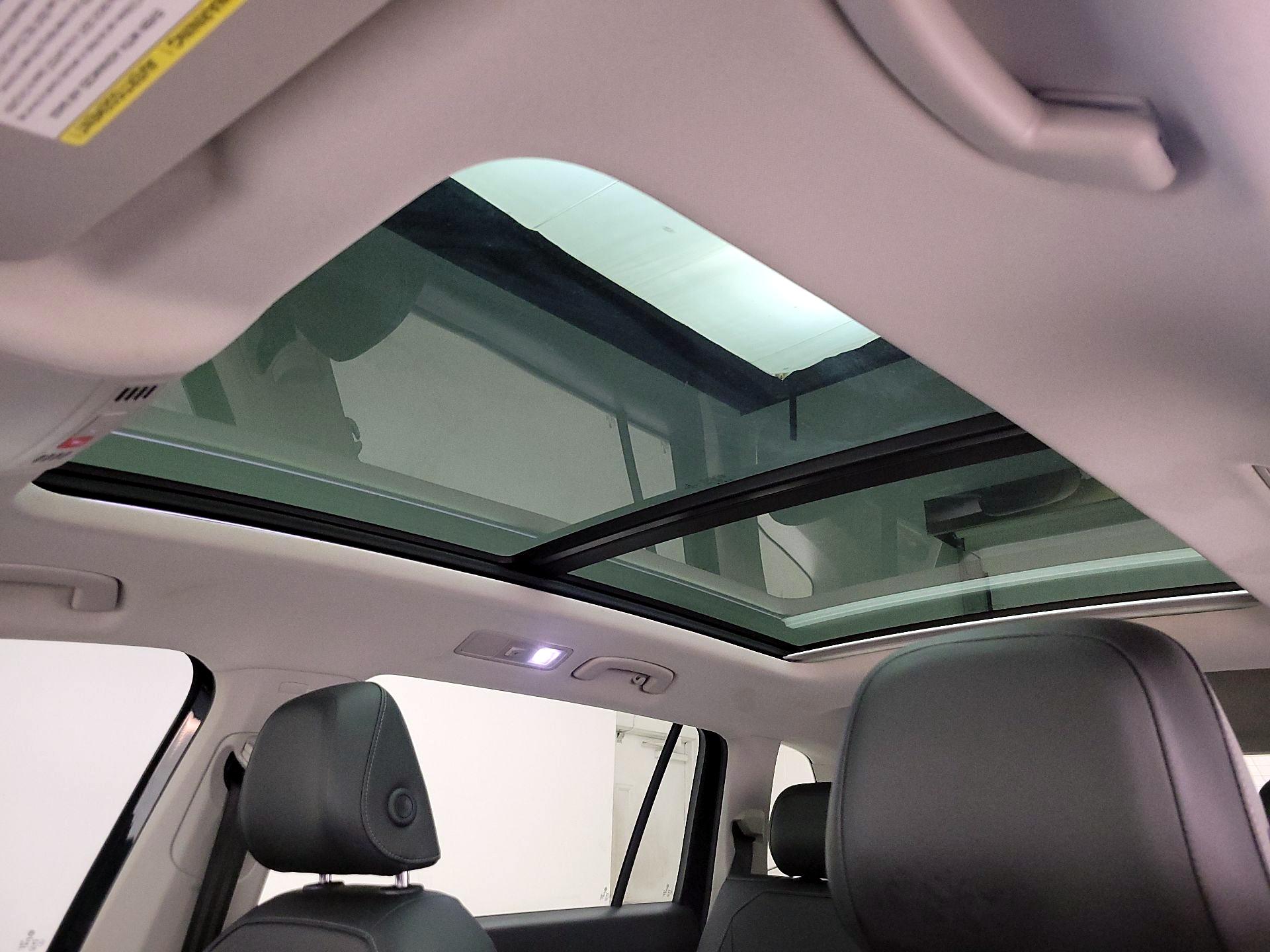 Thumbnail: 2018 Volkswagen Tiguan - 19