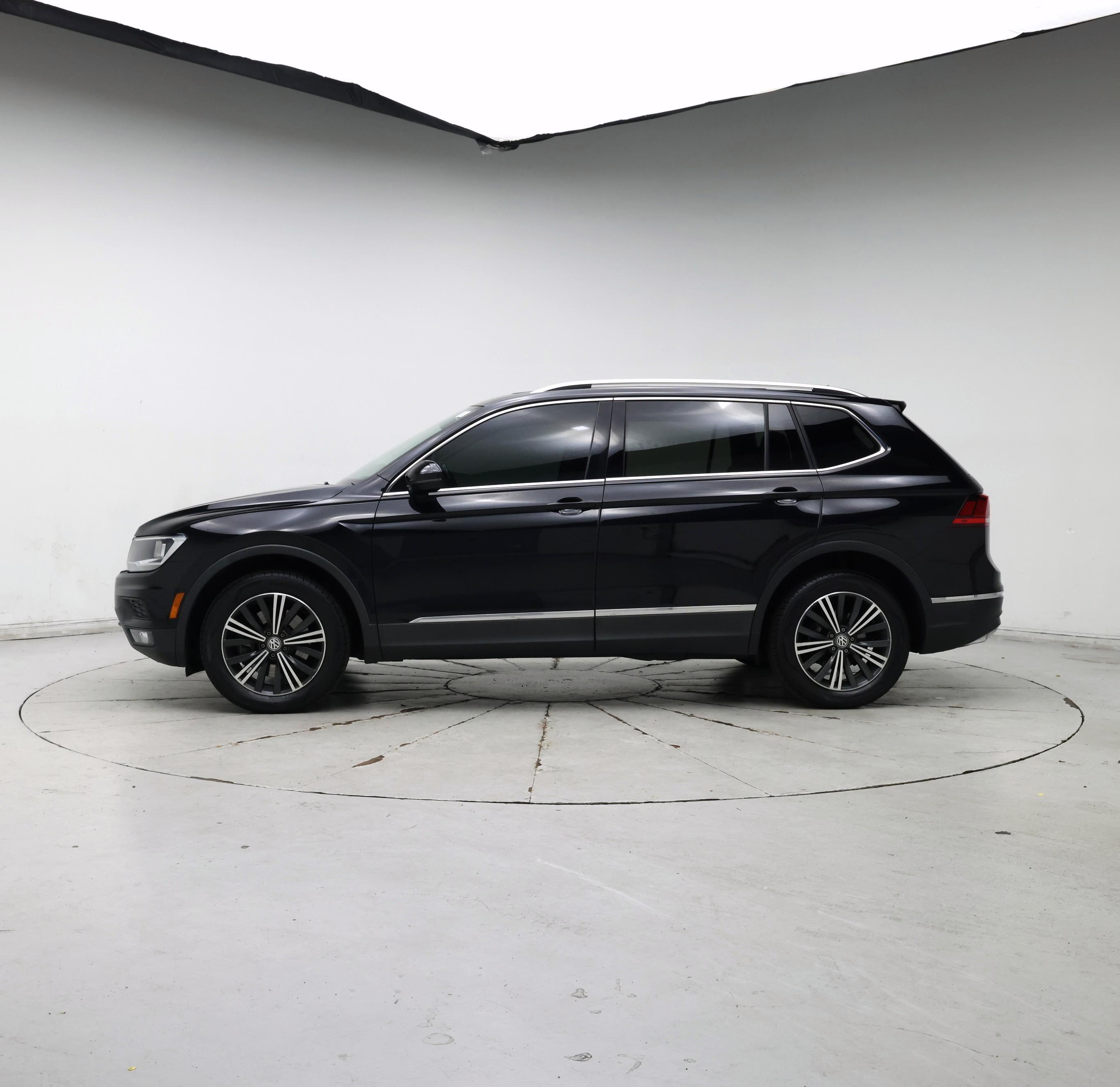 Thumbnail: 2018 Volkswagen Tiguan - 3