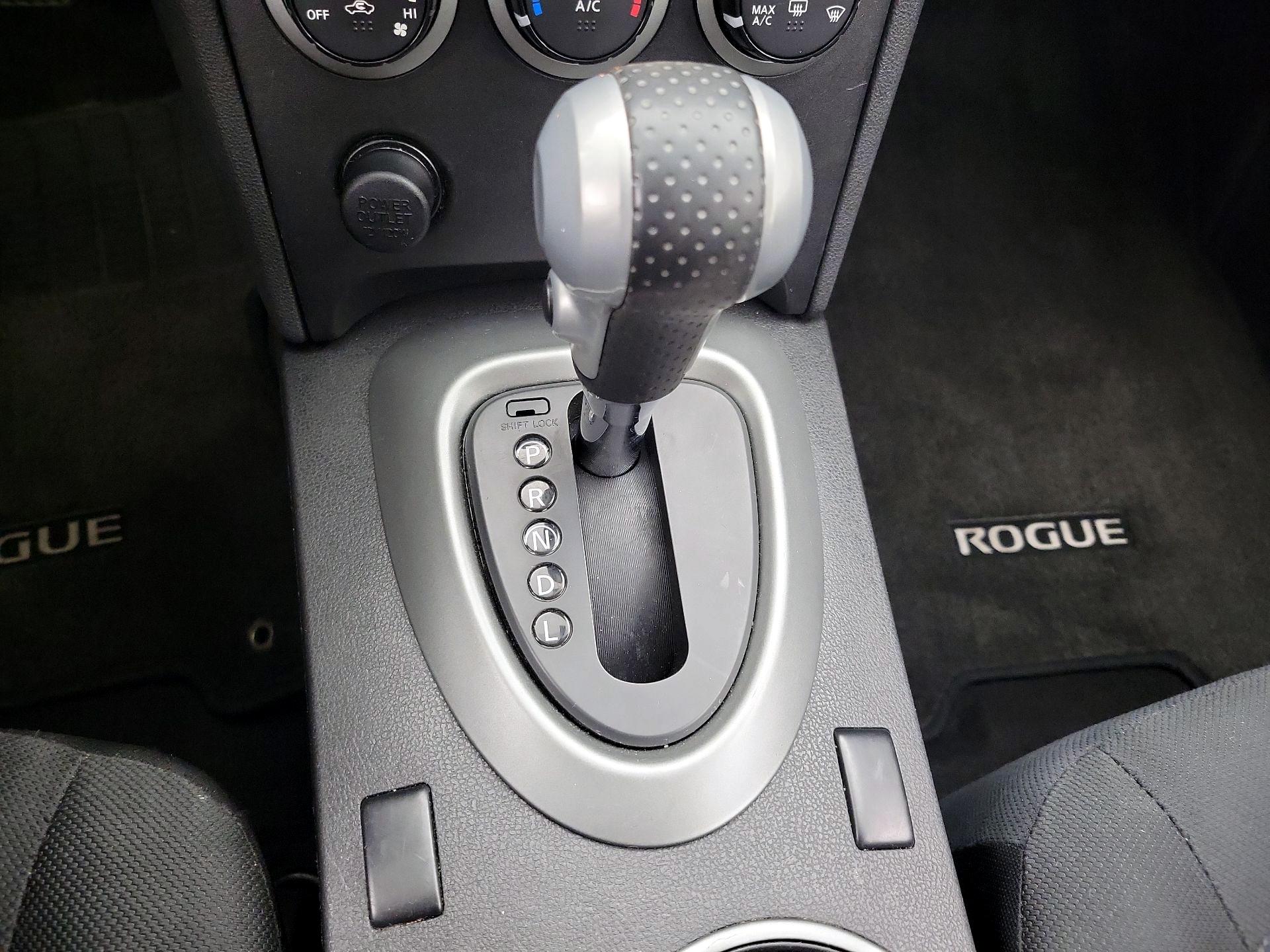 Thumbnail: 2015 Nissan Rogue - 17