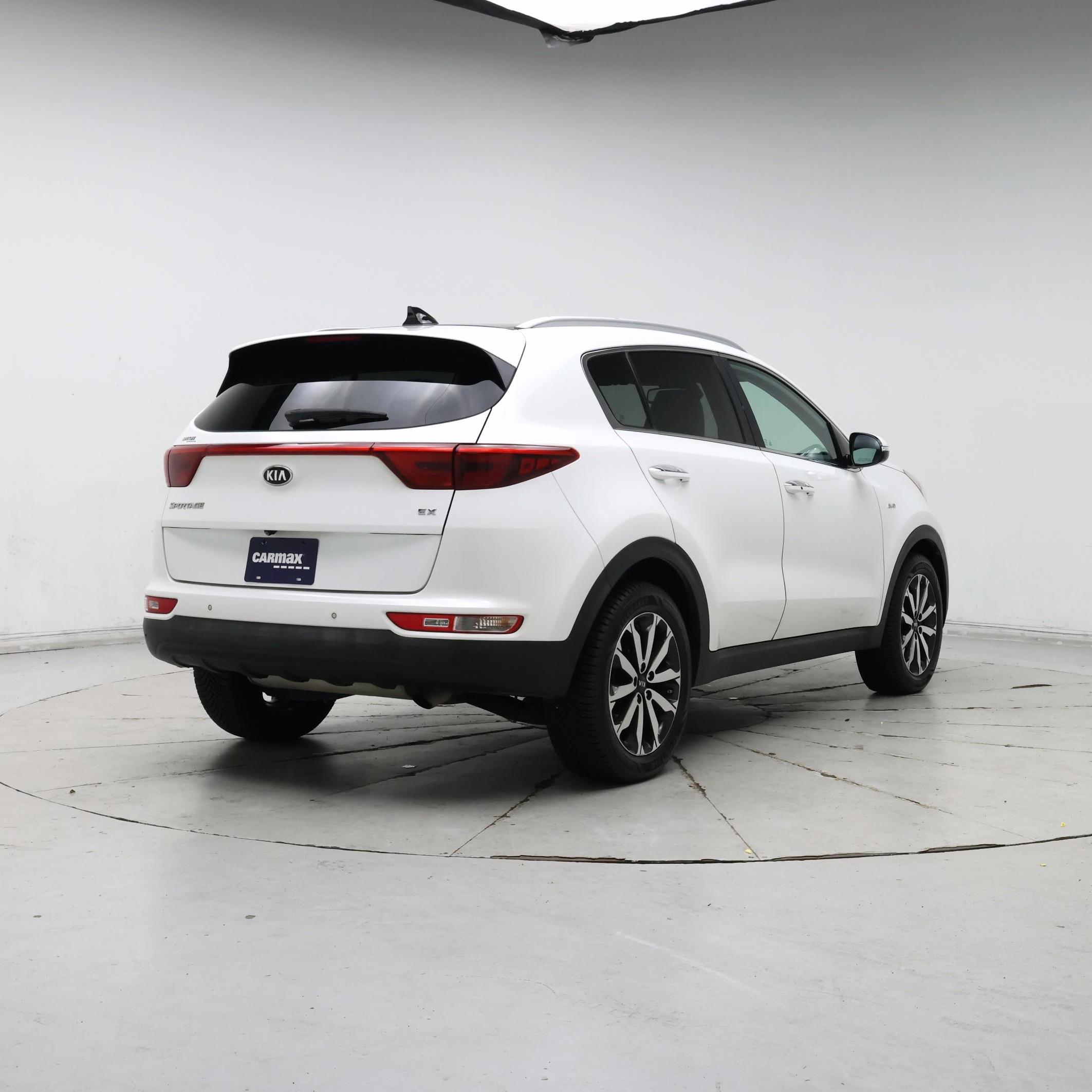 Thumbnail: 2017 Kia Sportage - 8