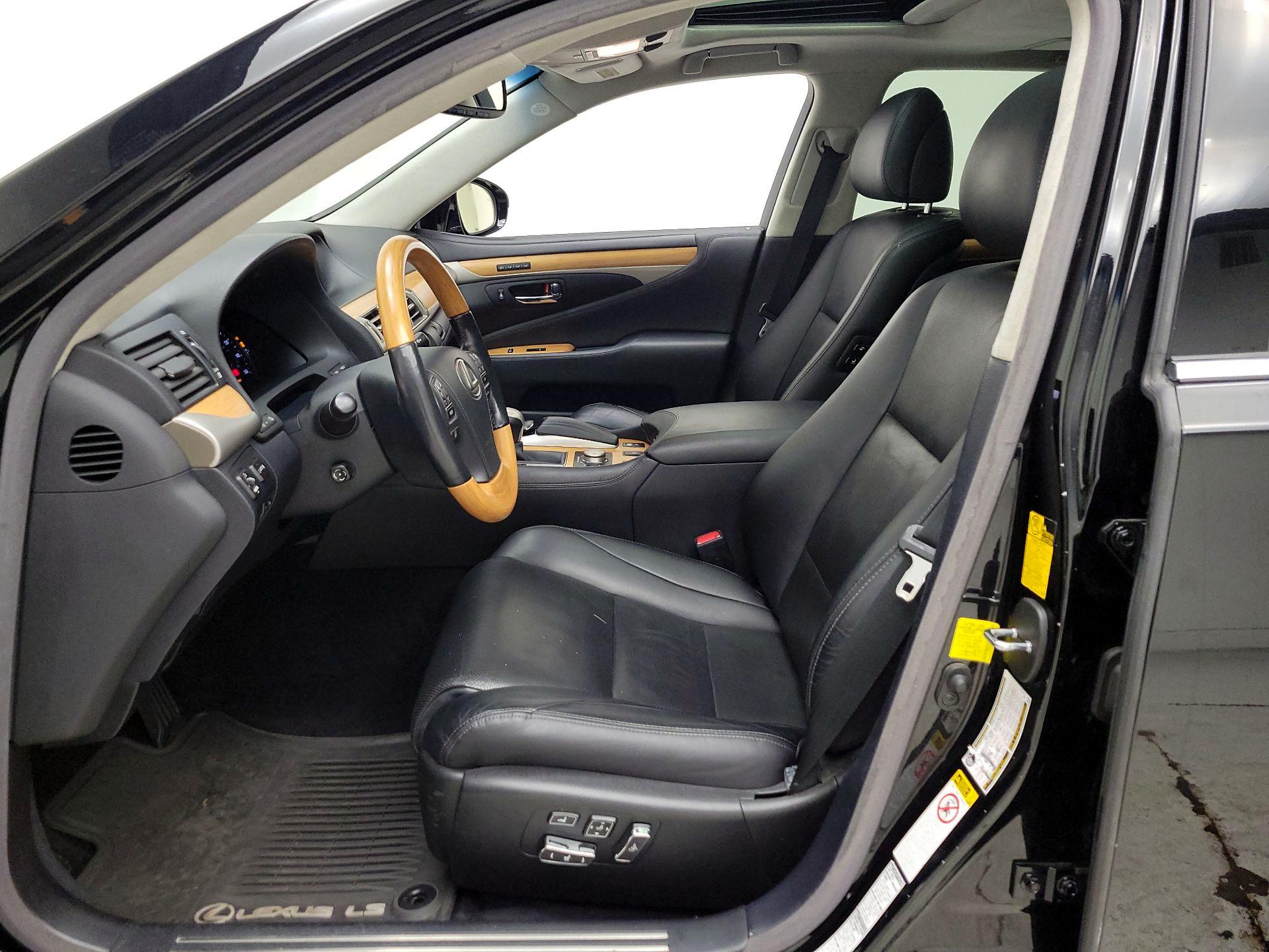 Thumbnail: 2014 Lexus LS - 11