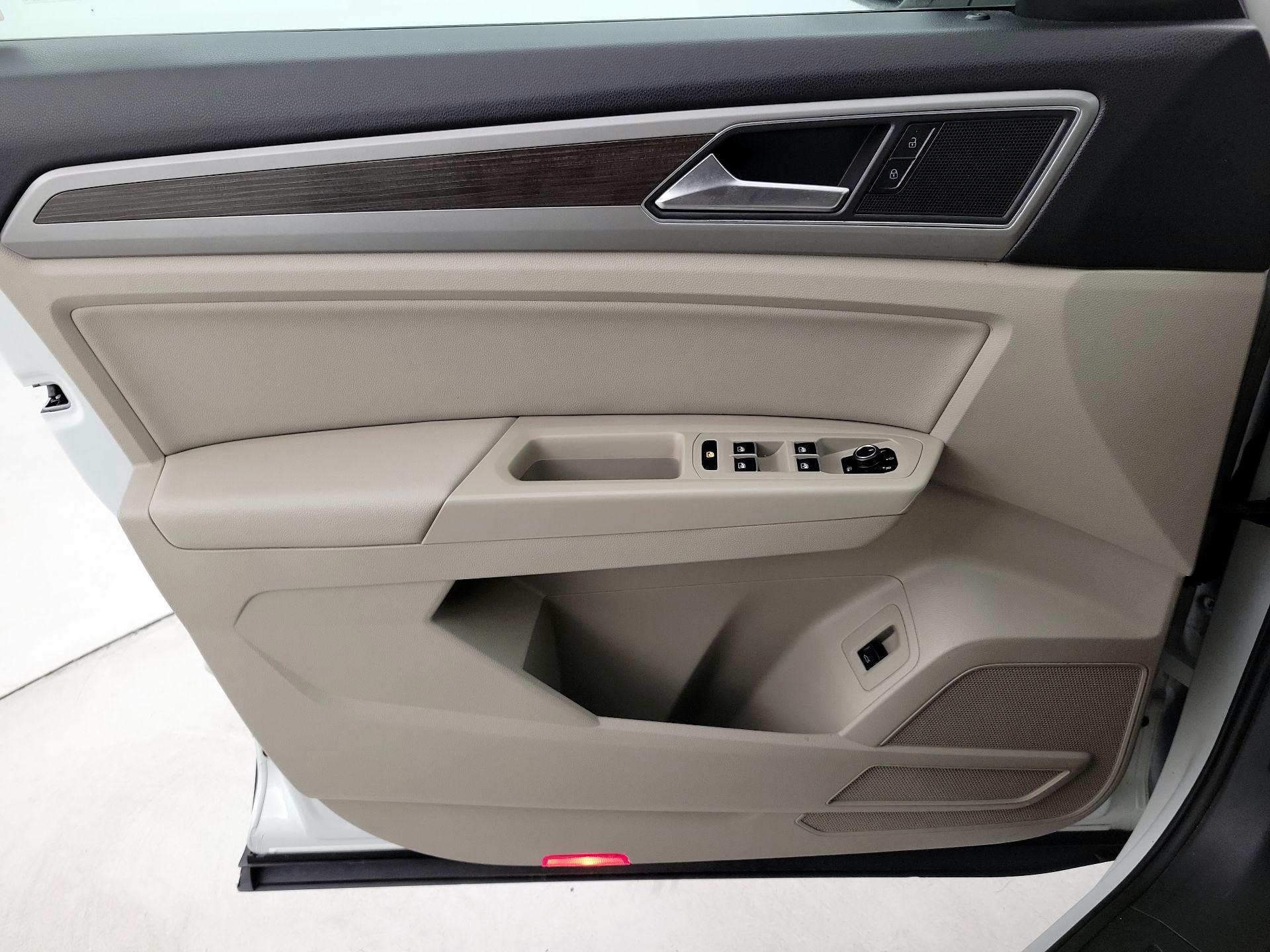 Thumbnail: 2019 Volkswagen Atlas - 12