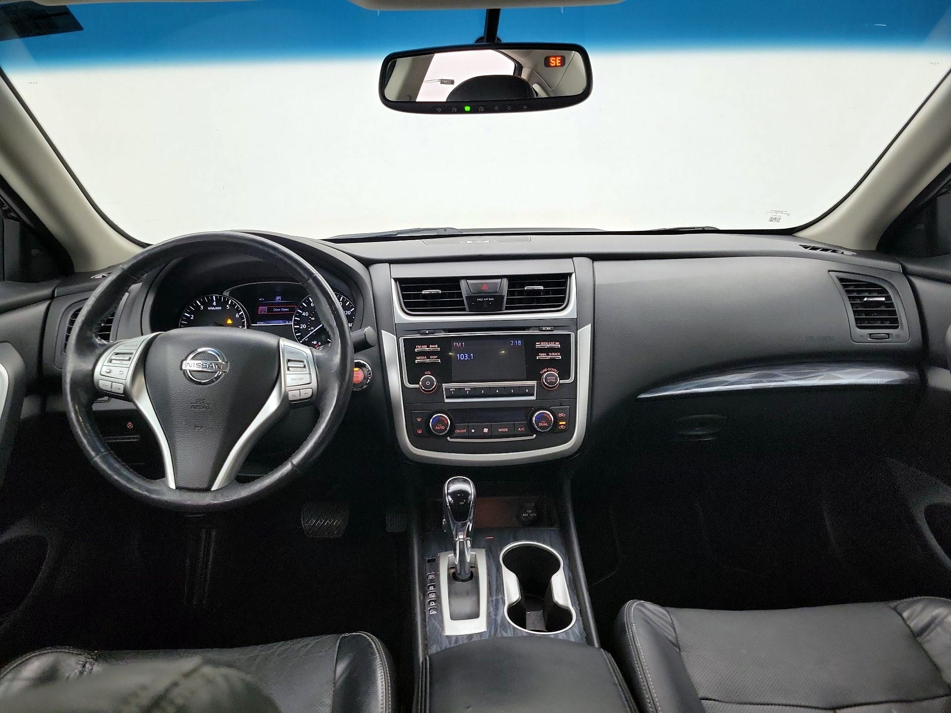 Thumbnail: 2016 Nissan Altima - 9