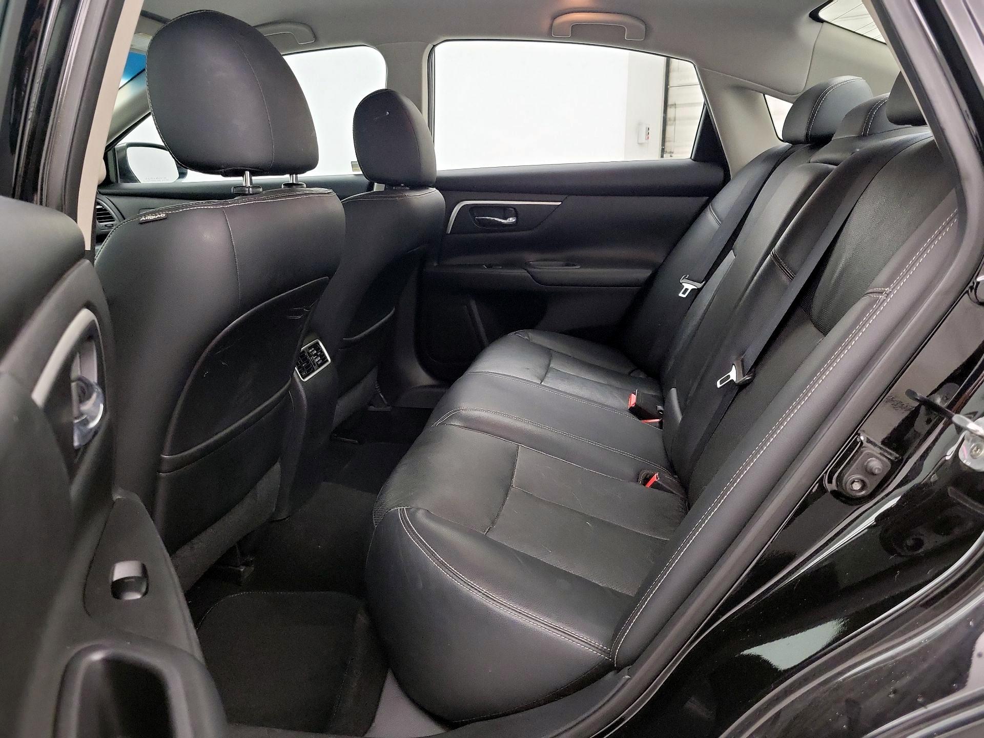 Thumbnail: 2016 Nissan Altima - 19