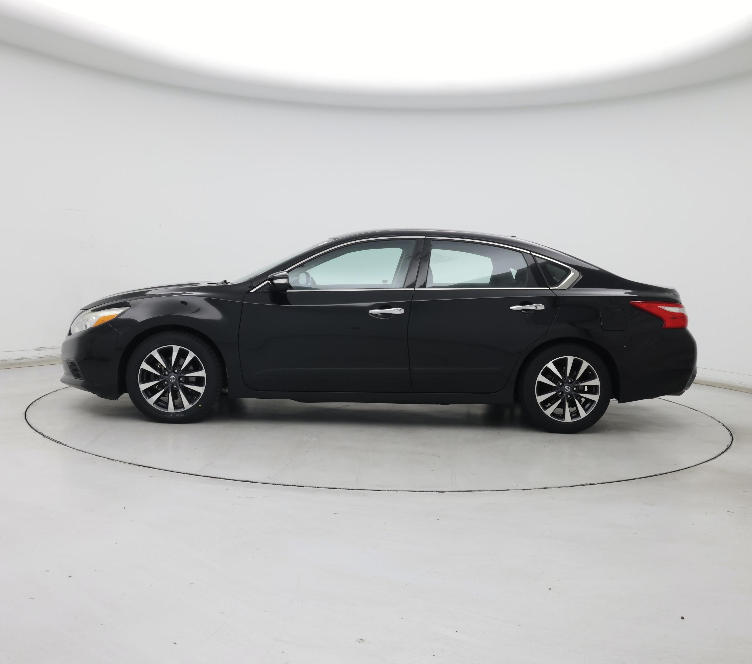 Thumbnail: 2016 Nissan Altima - 3