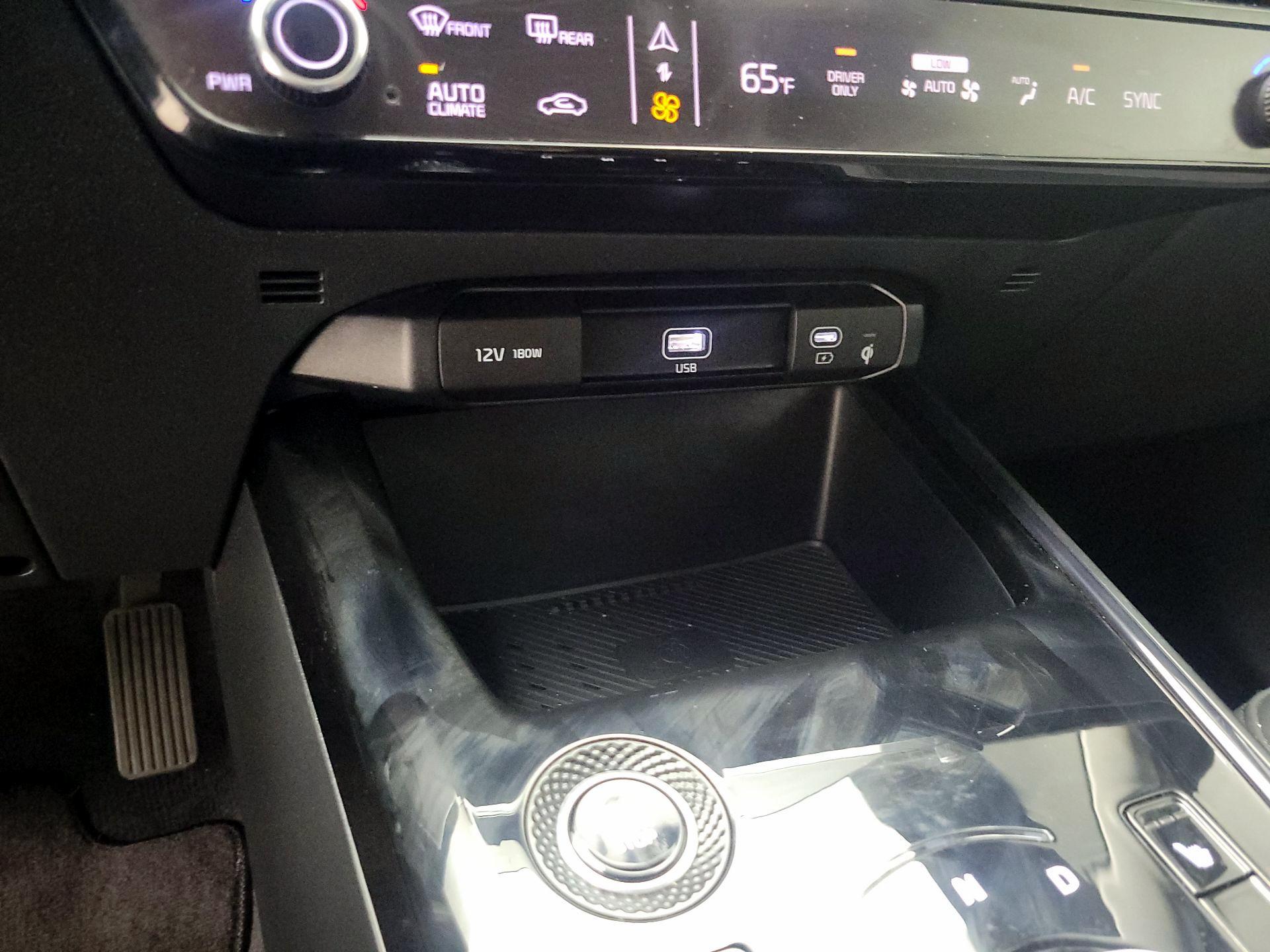 Thumbnail: 2024 Kia Niro - 19