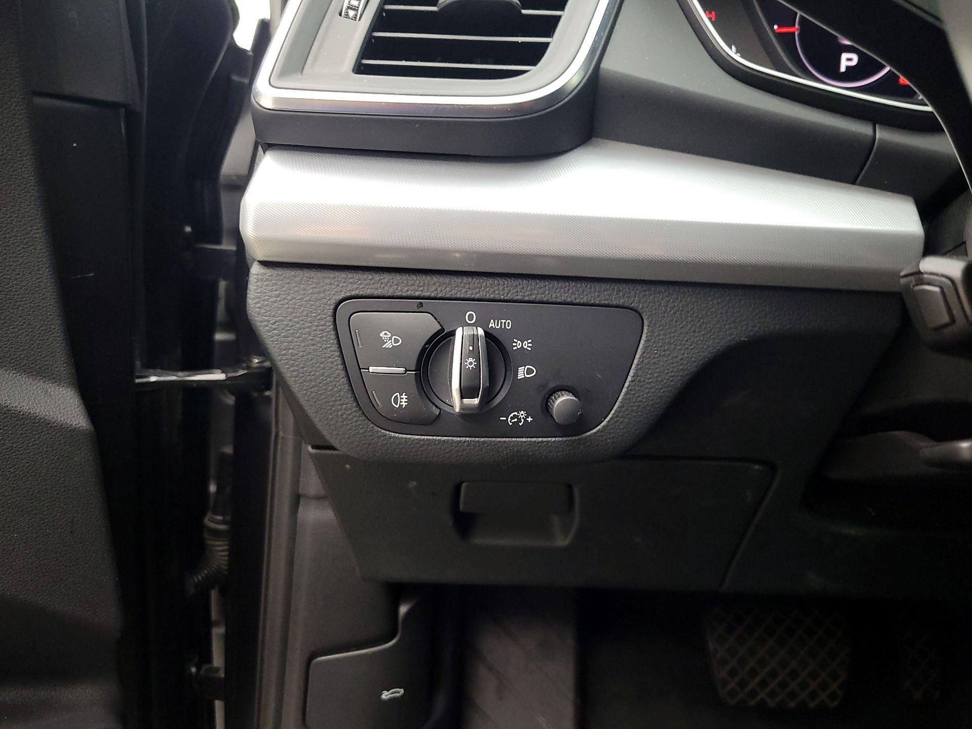 Thumbnail: 2020 Audi Q5 - 13