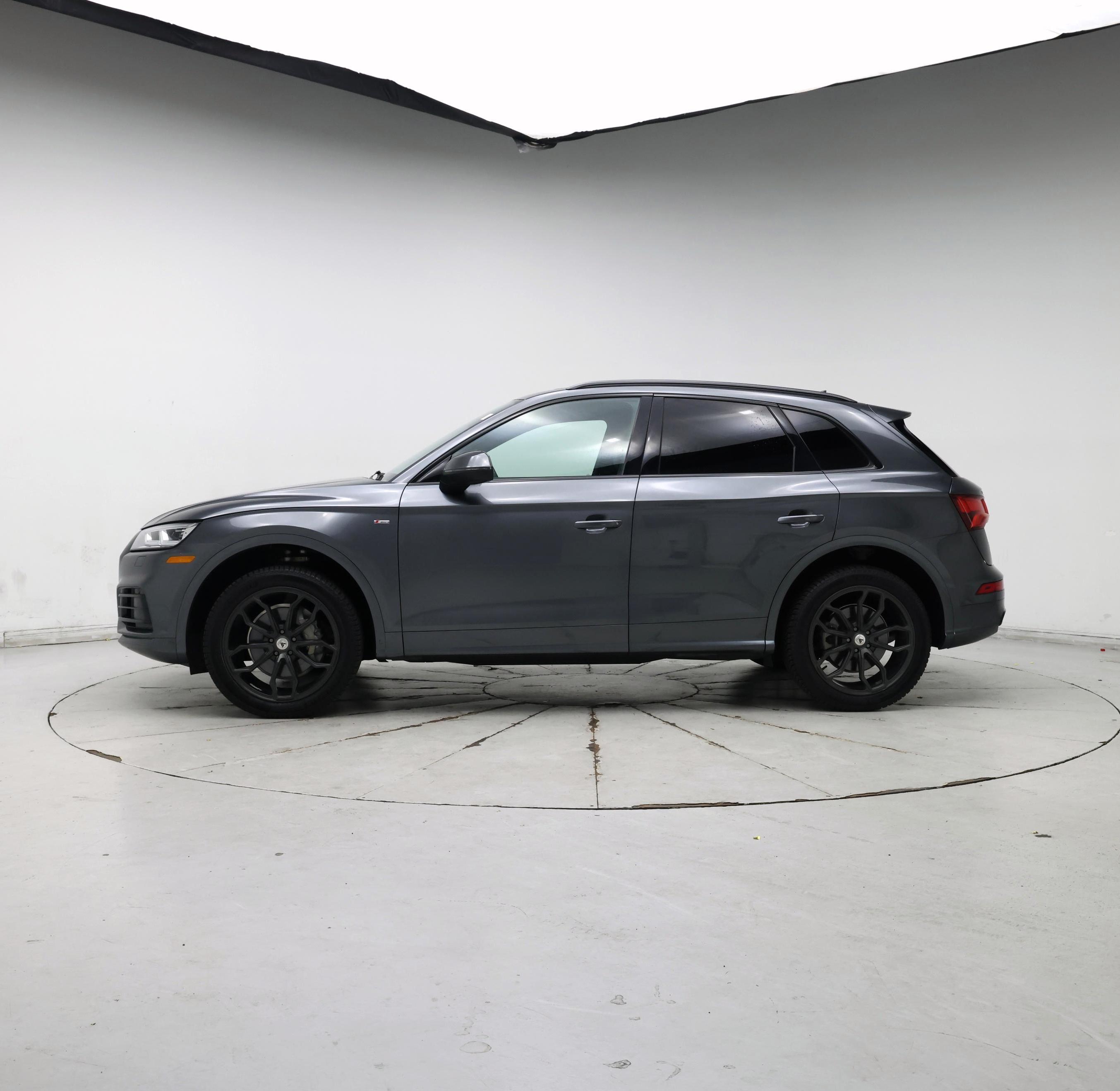 Thumbnail: 2020 Audi Q5 - 3