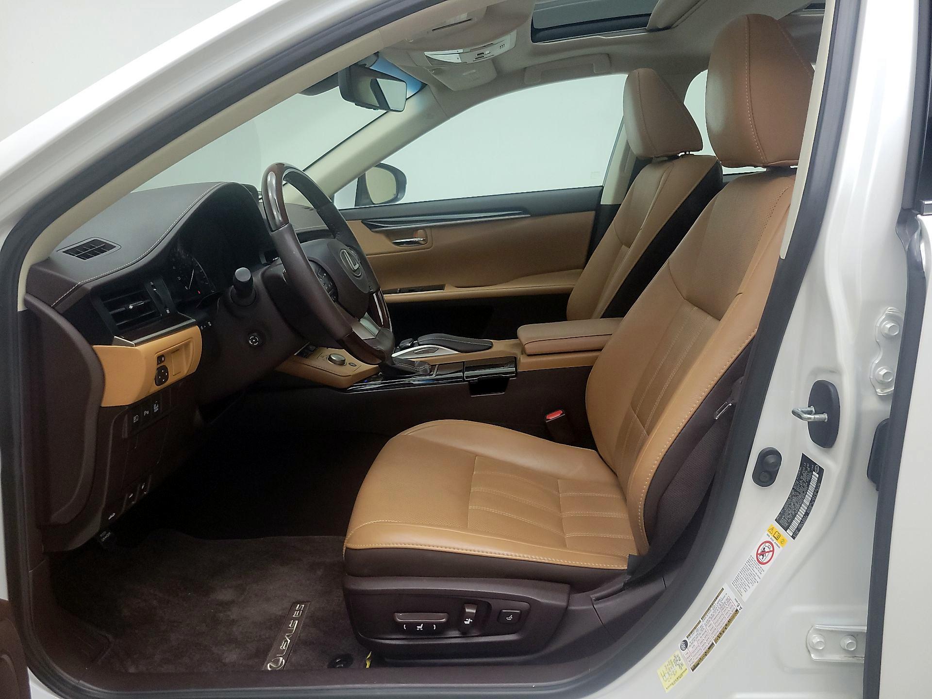 Thumbnail: 2018 Lexus ES - 11